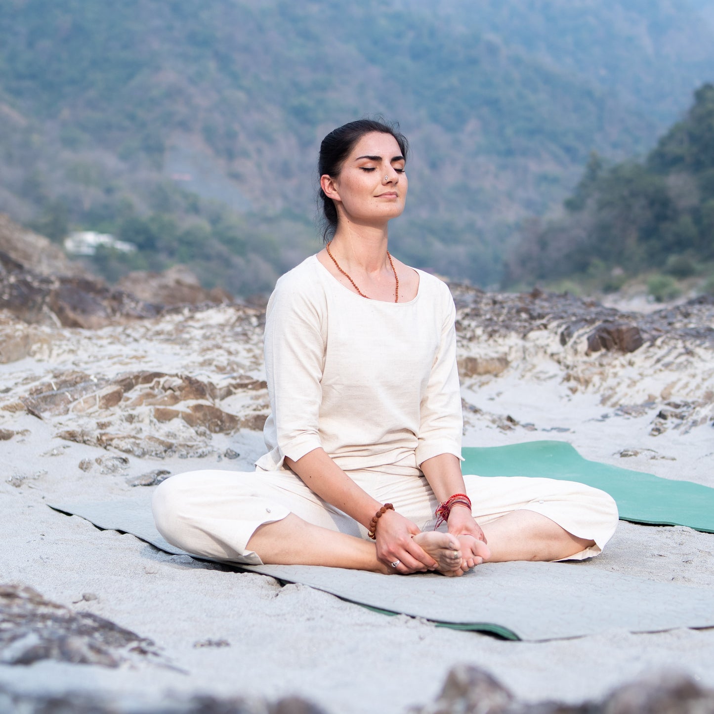 Women Cotton Yoga Pants and Yoga Top Set White -Chandra |AKISO