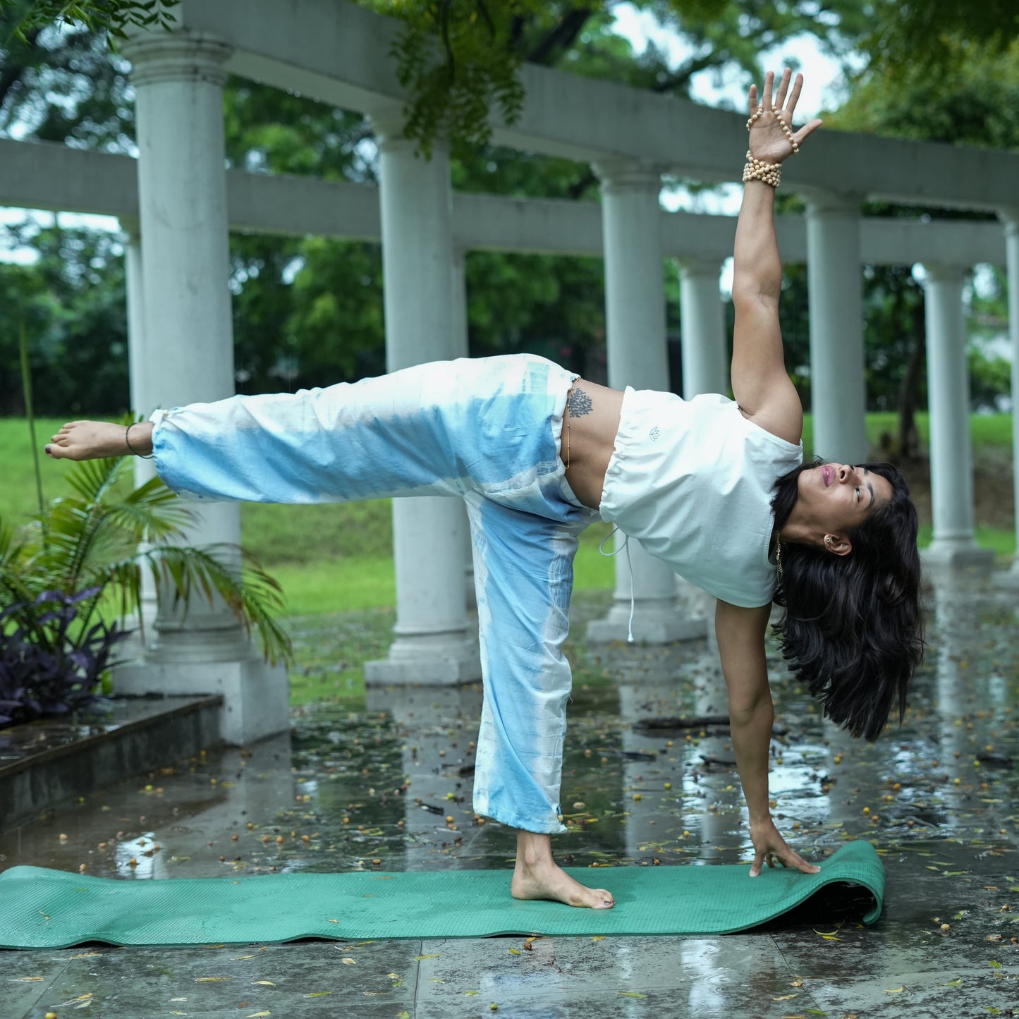 Akiso pastel yoga co-ord – sky blue pants and top