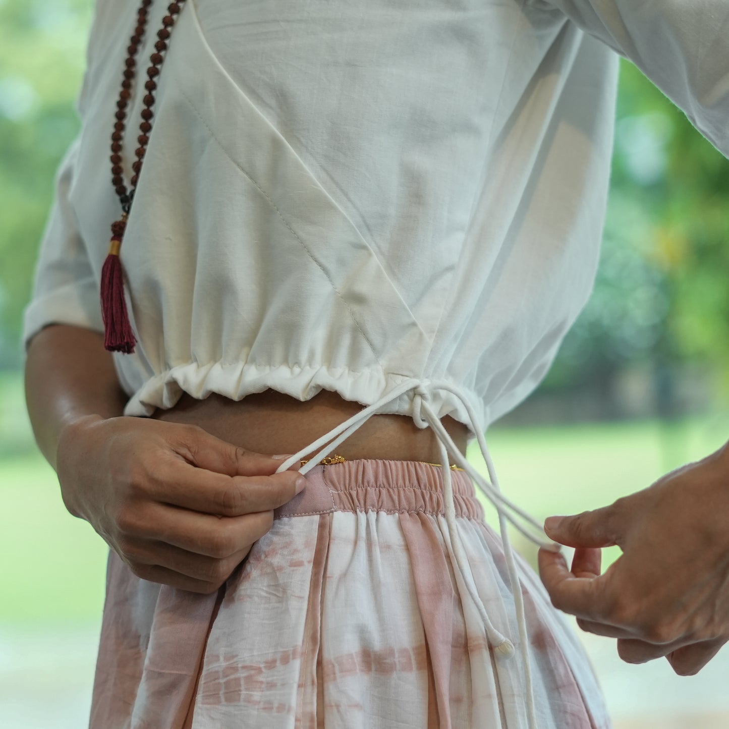 Akiso pink yoga pants and white top for women