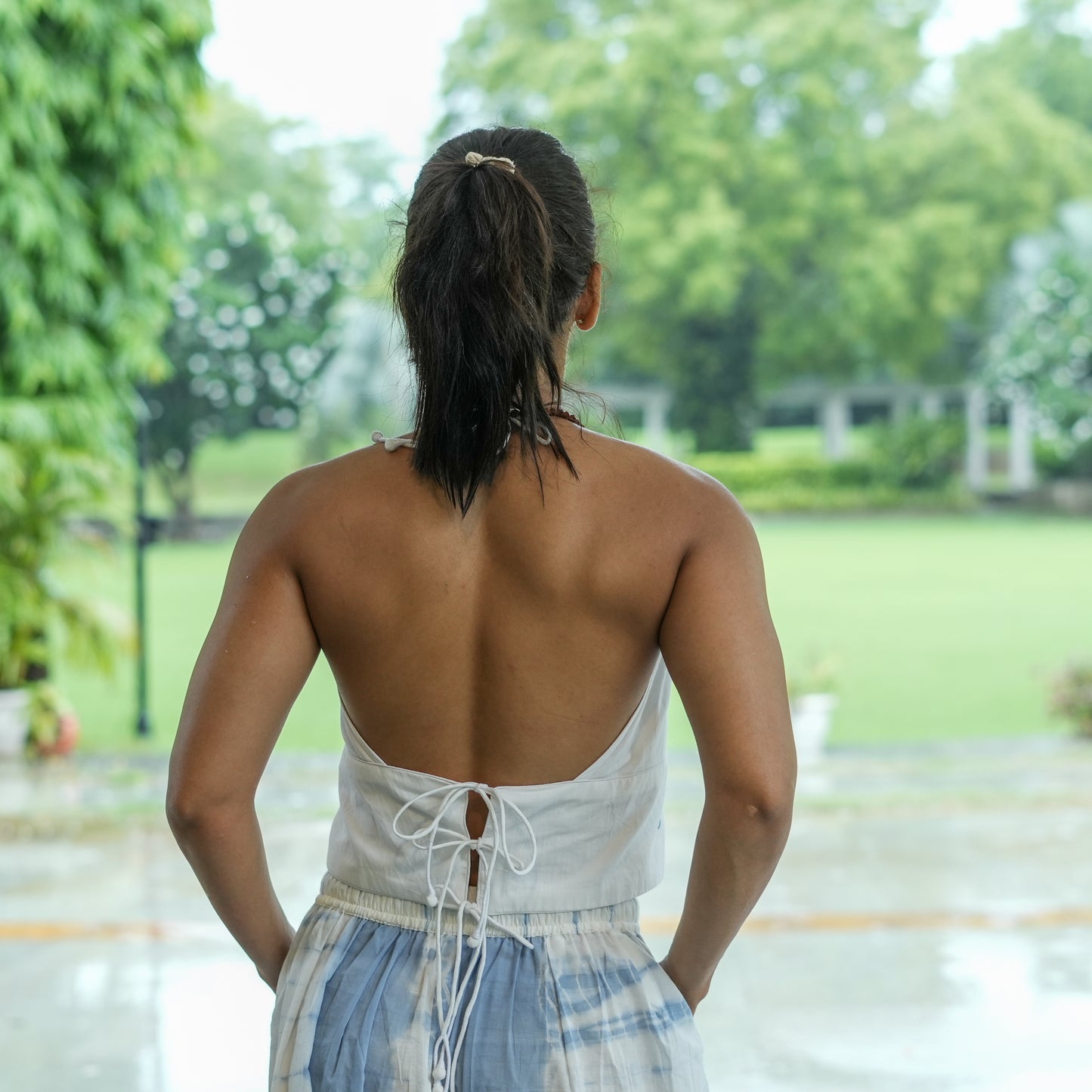 Akiso soft yoga set – white top and tie dye pants