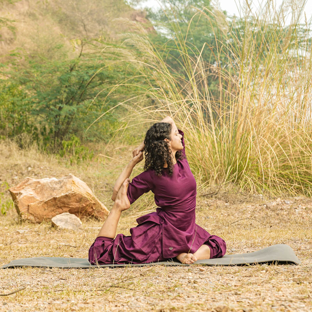 Akiso cotton yoga wear – purple top and matching trousers