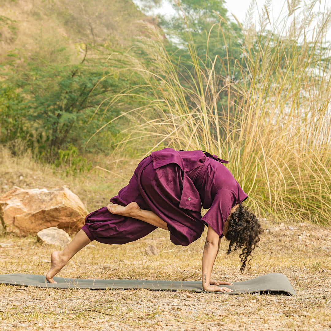 Soft cotton yoga set in purple – women’s top and bottom combo
