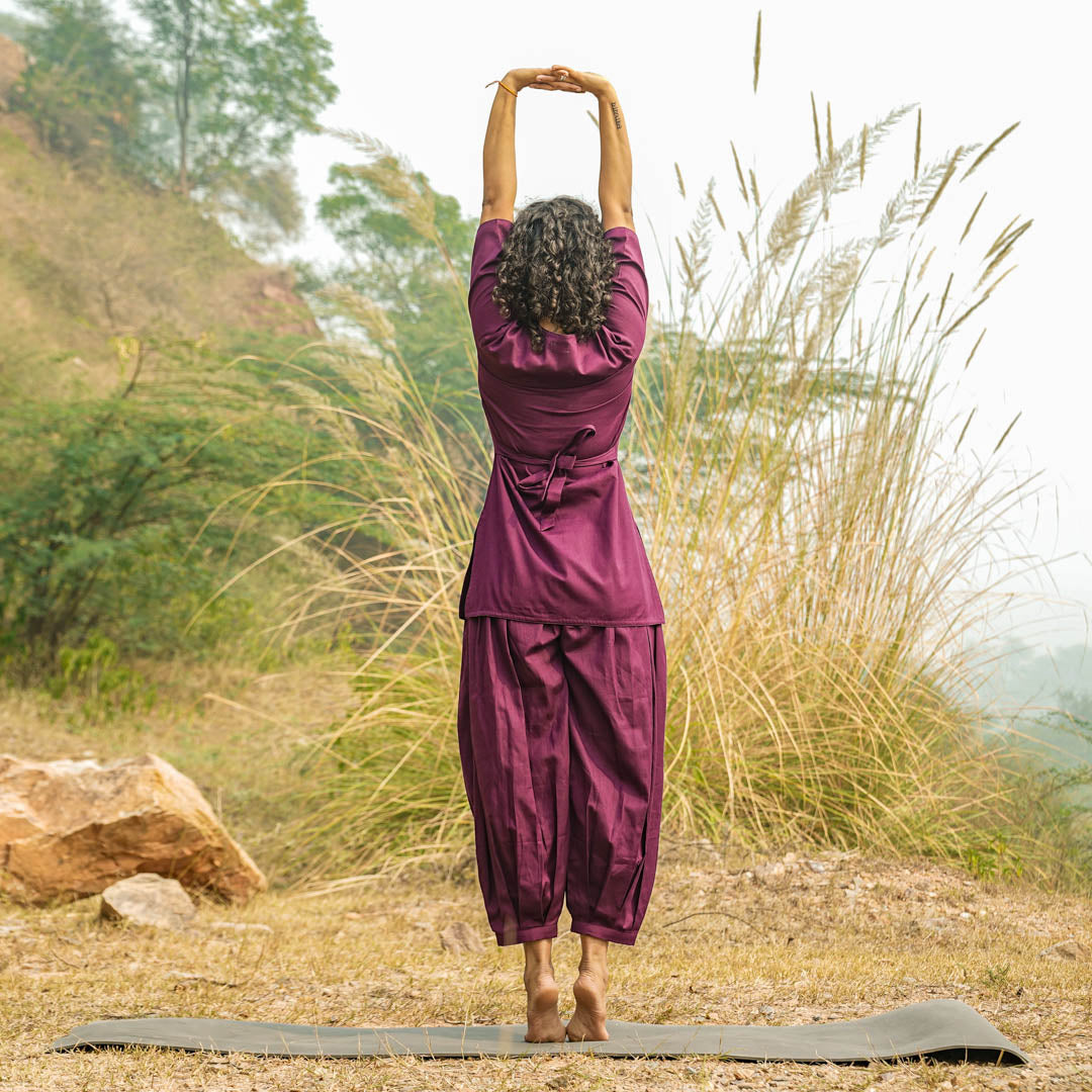 Yoga-ready purple outfit – women’s cotton top and relaxed pants