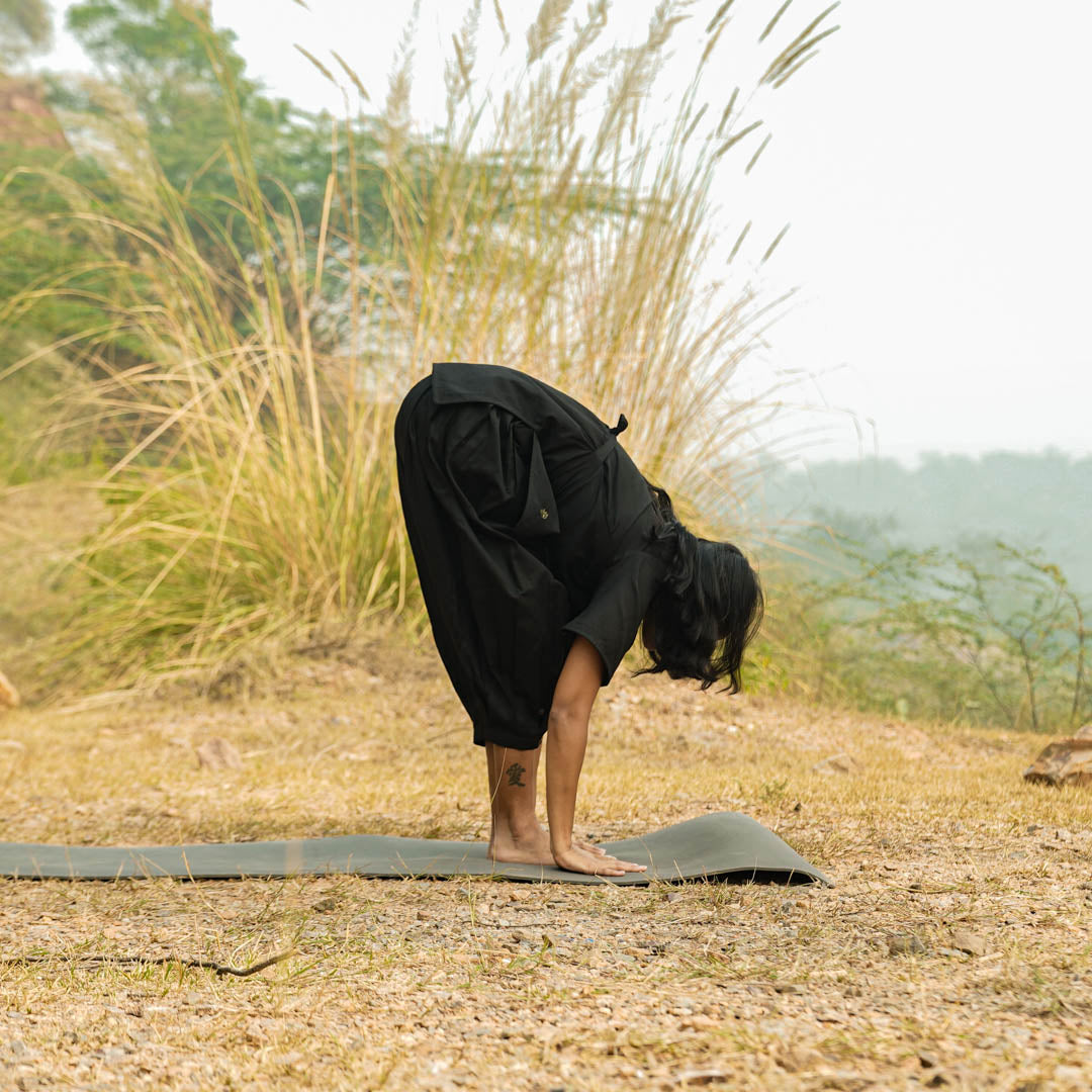 Breathable black yoga top and pants – minimalist cotton wear
