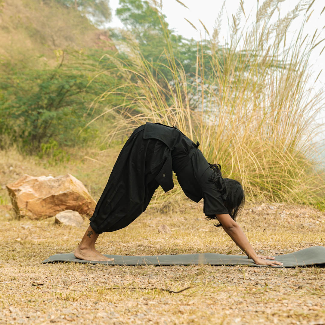 Black cotton yoga outfit – women’s soft top and comfy pants