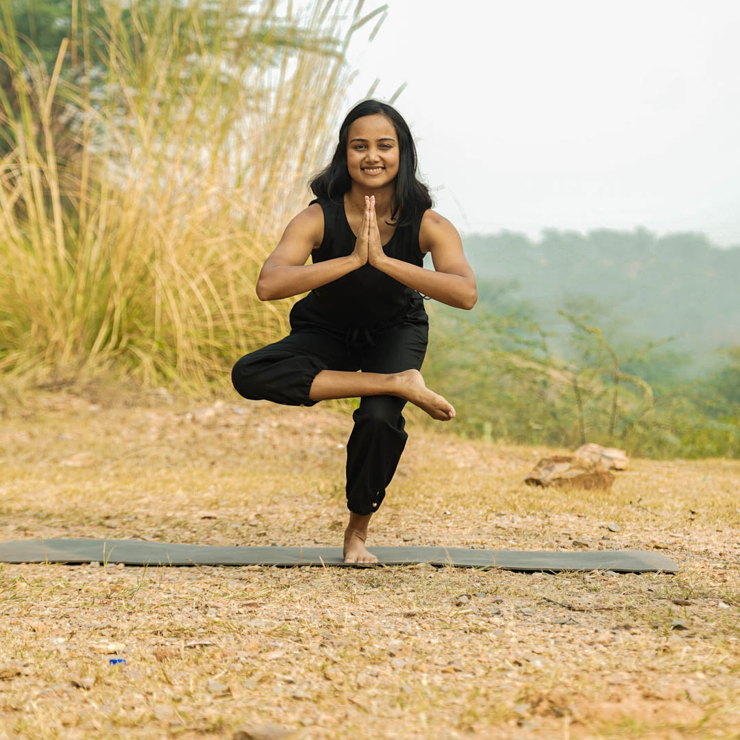 Women Cotton Yoga Crop Top Black -Ananda