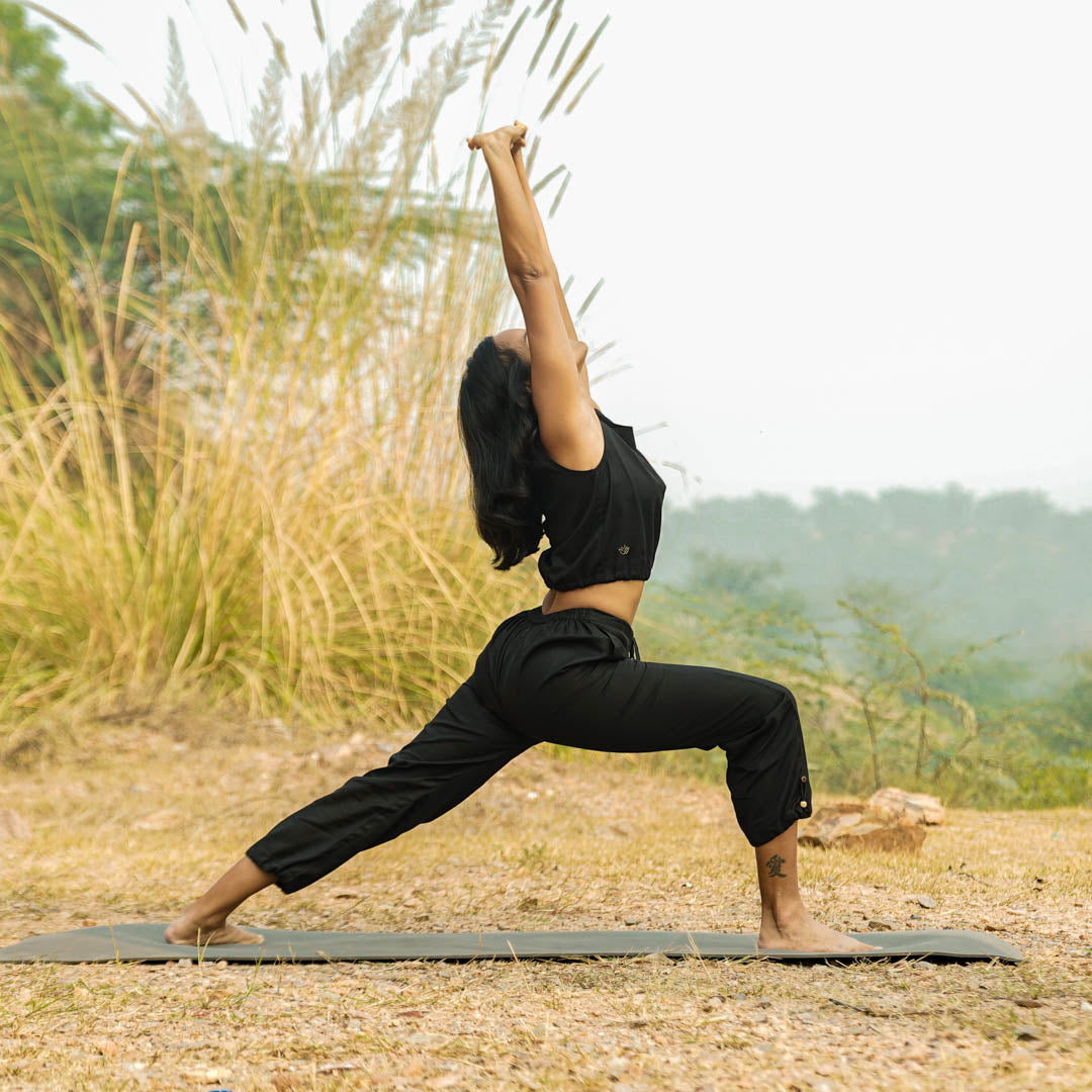 Women Cotton Yoga Crop Top Black -Ananda