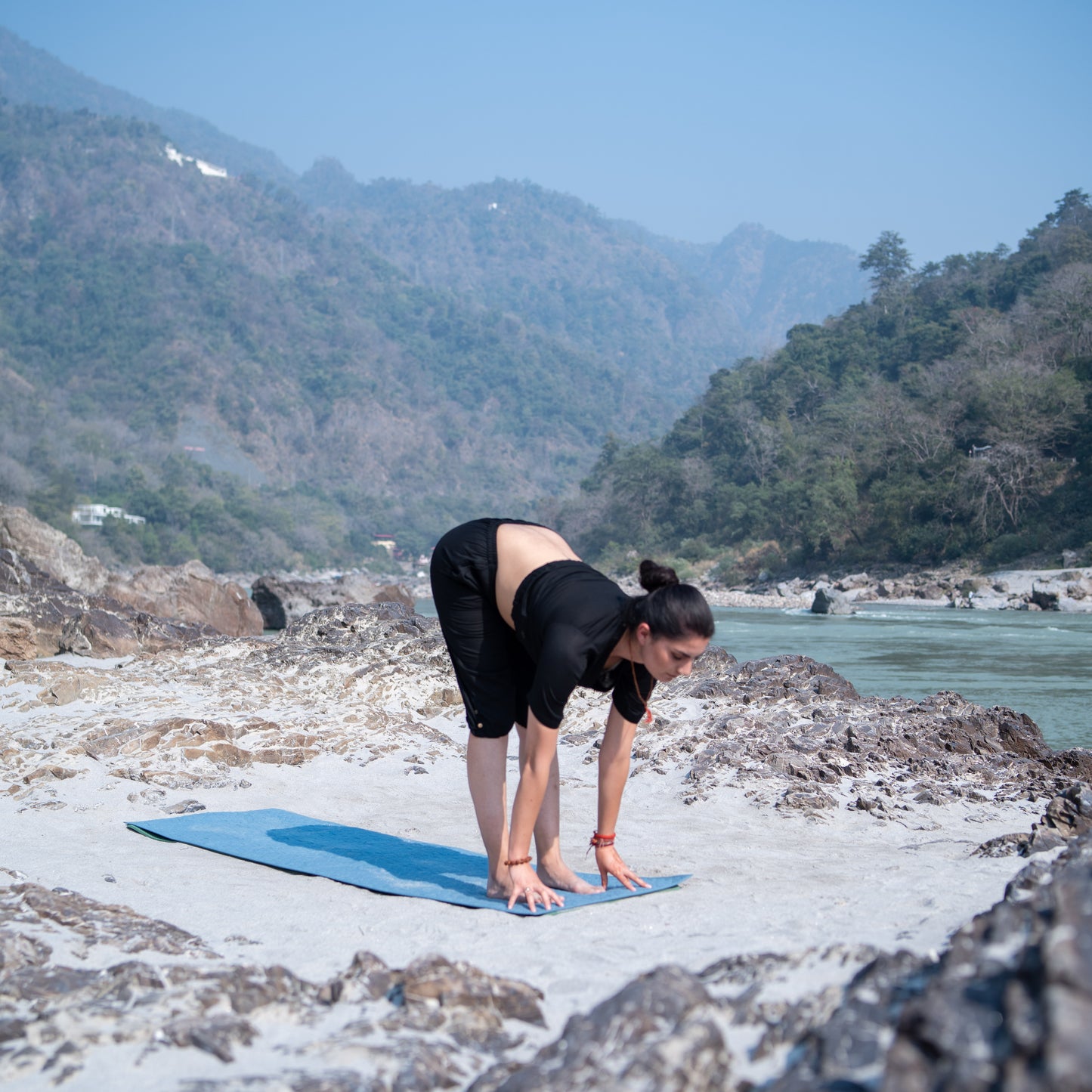 Women Cotton Yoga Pants and Yoga Top Set Black -Apas