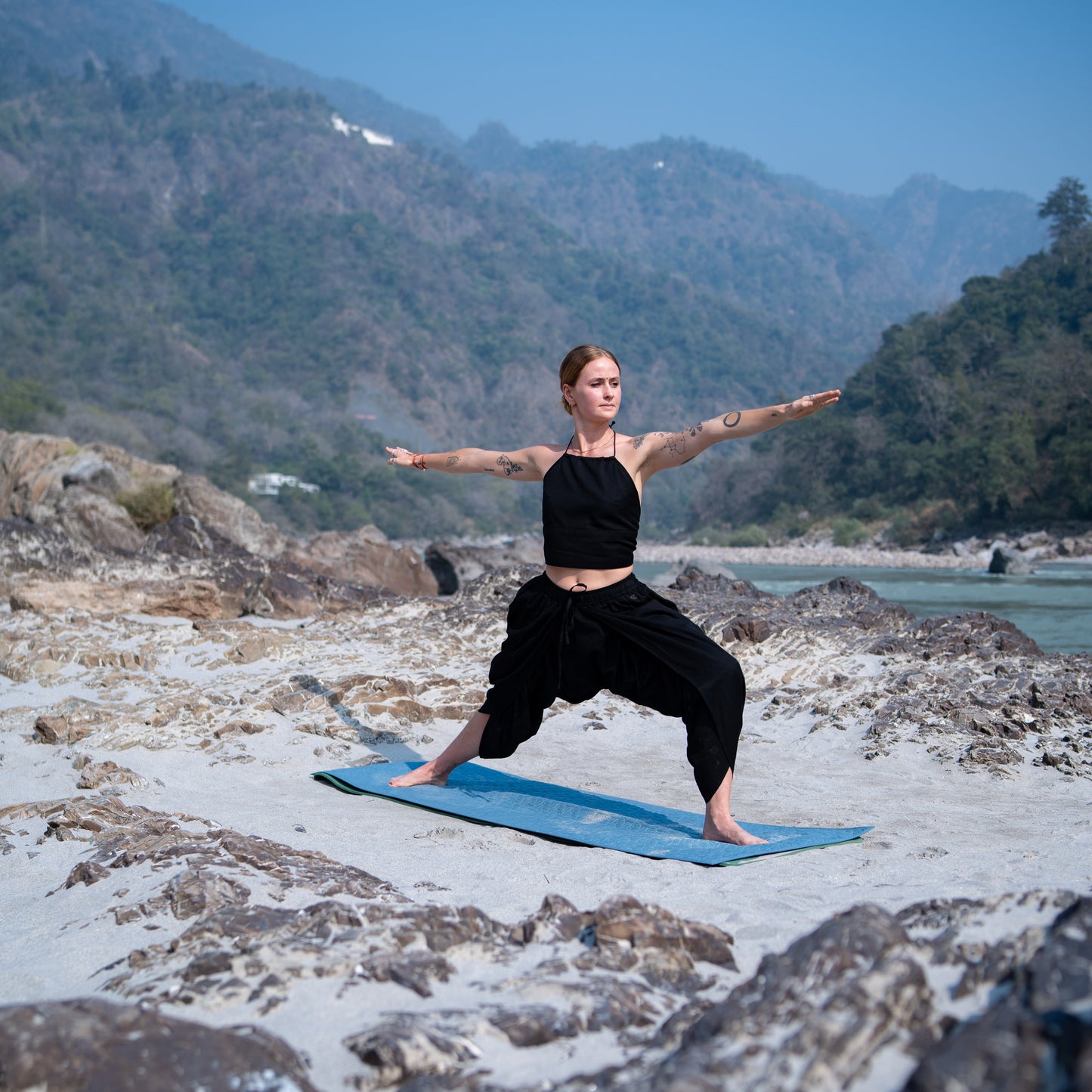 Cotton Yoga Pants and Yoga Top Set Black -Akasha
