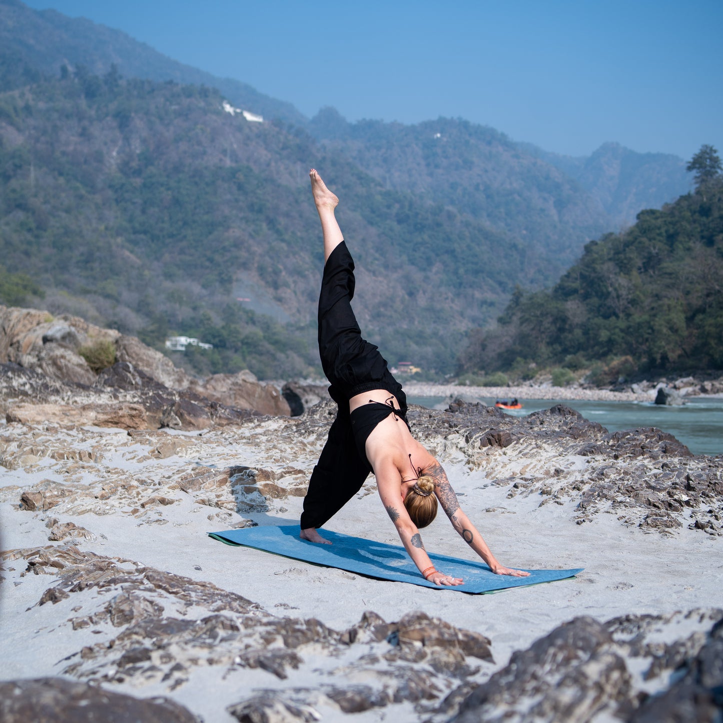 Cotton Yoga Pants and Yoga Top Set Black -Akasha