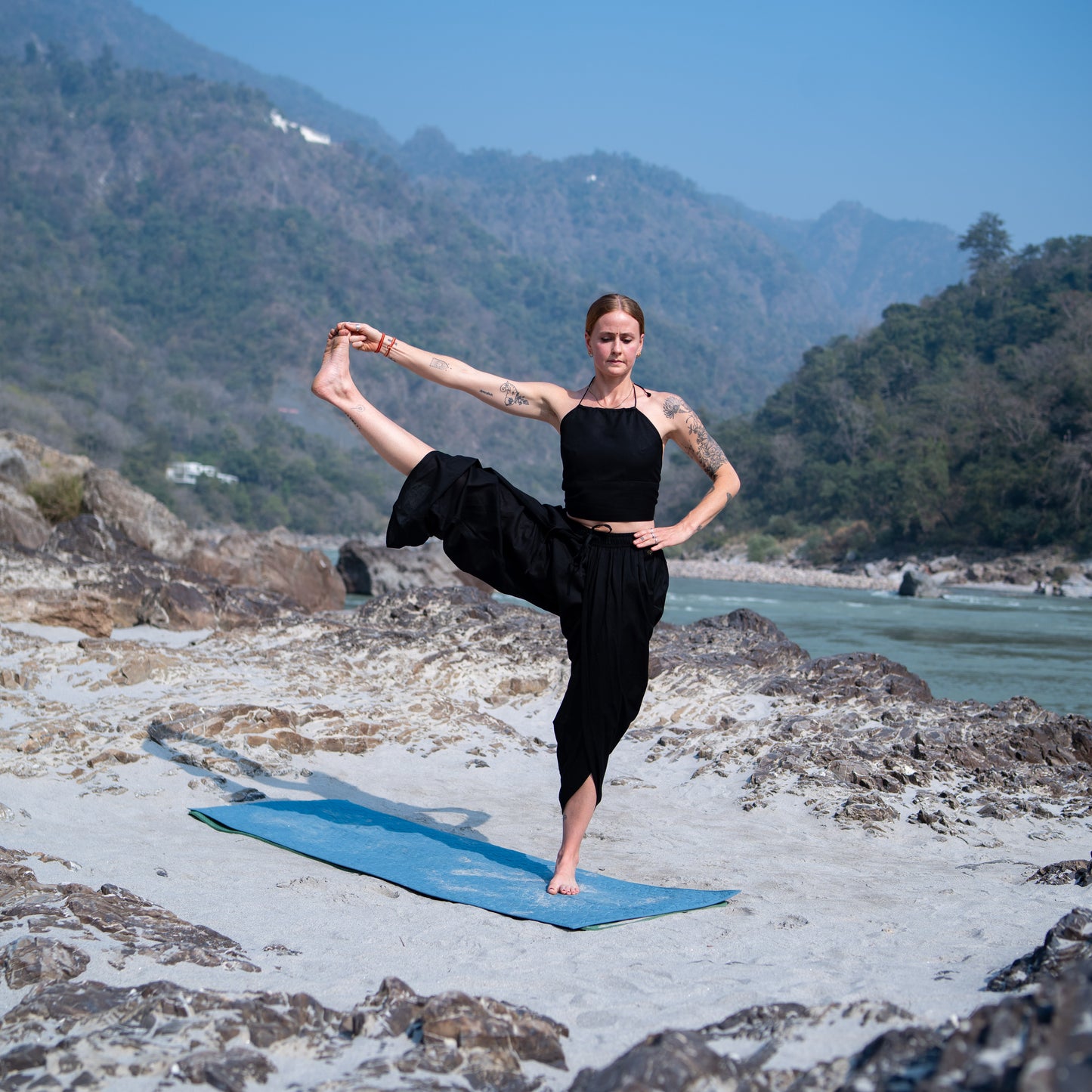 Cotton Yoga Pants and Yoga Top Set Black -Akasha