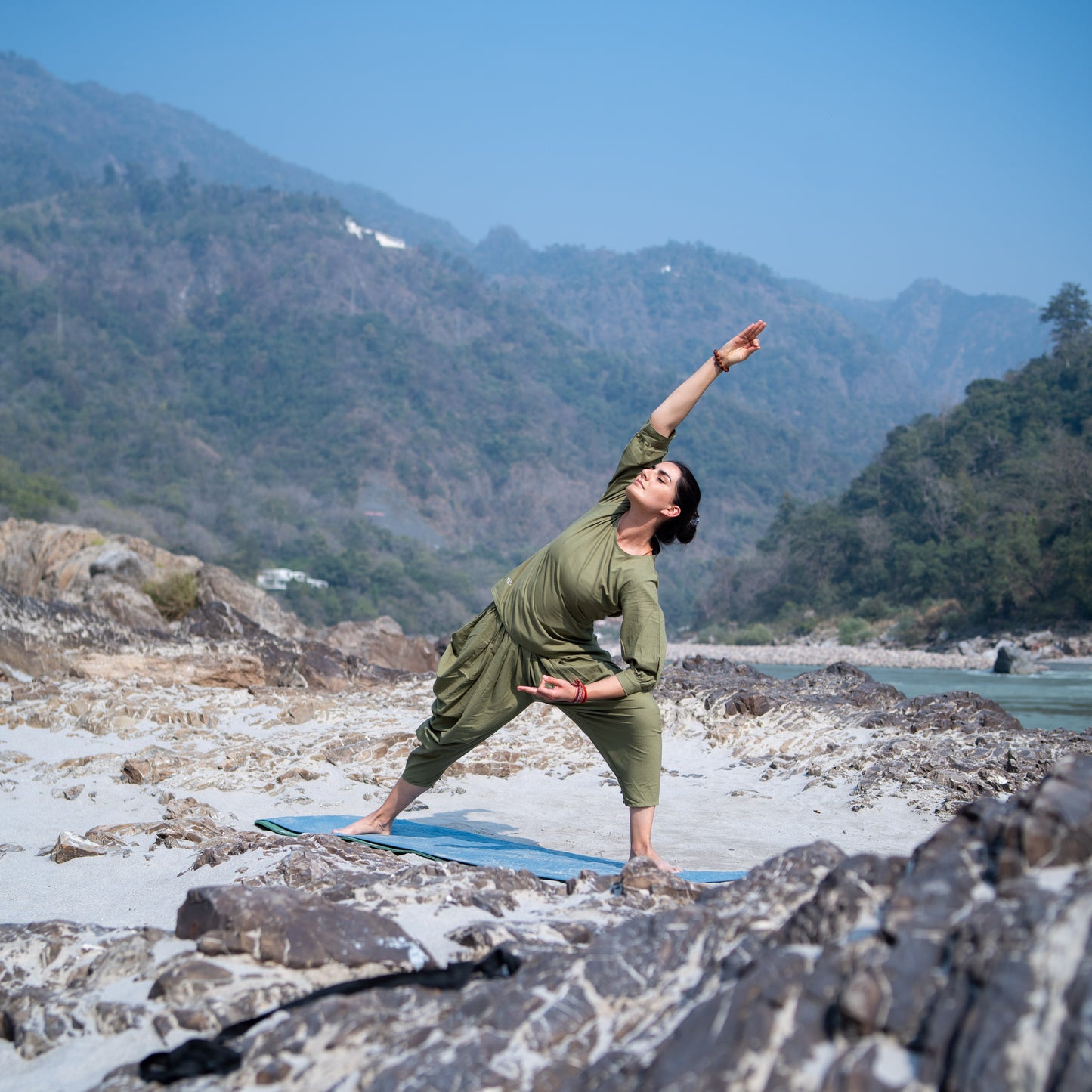 Women Cotton Yoga Pants and Yoga Top Set Green -Buddhi |AKISO