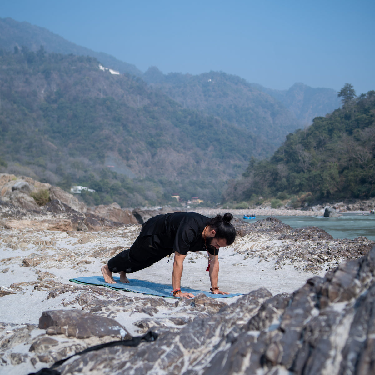 Men Cotton Yoga Top Black -Sattva — view 3