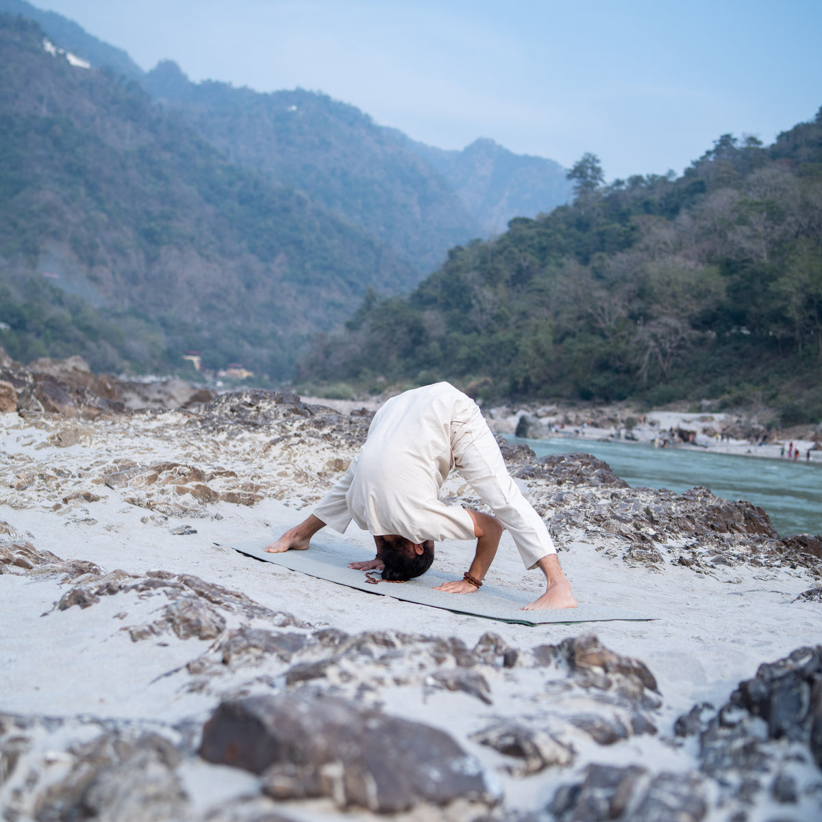 Men Yoga Pants and Yoga Top Set White -Sattva — view 8