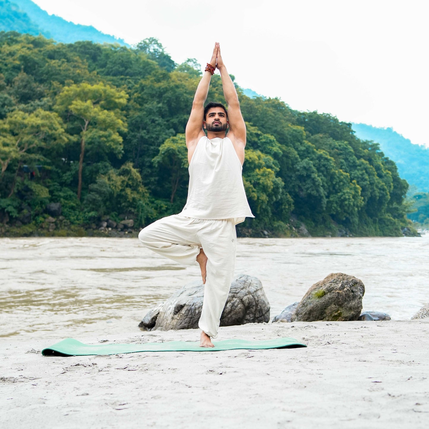 Men Yoga Pants and Yoga Top Set White -Tejas |AKISO