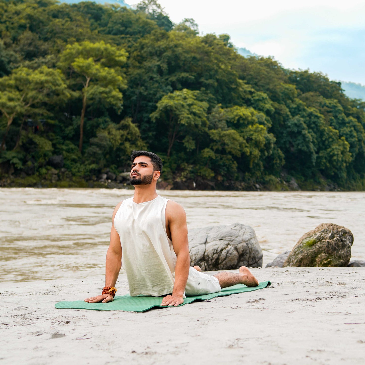 Men Yoga Pants and Yoga Top Set White -Vayu |AKISO