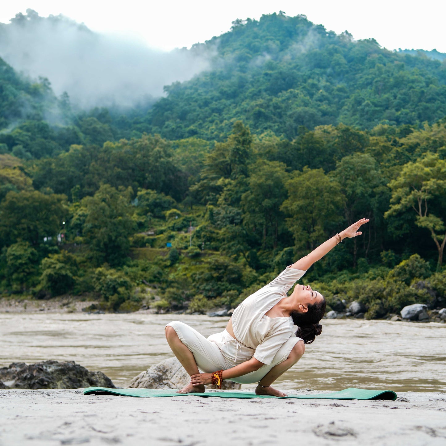 Women Cotton Yoga Pants and Yoga Top Set White -Apas