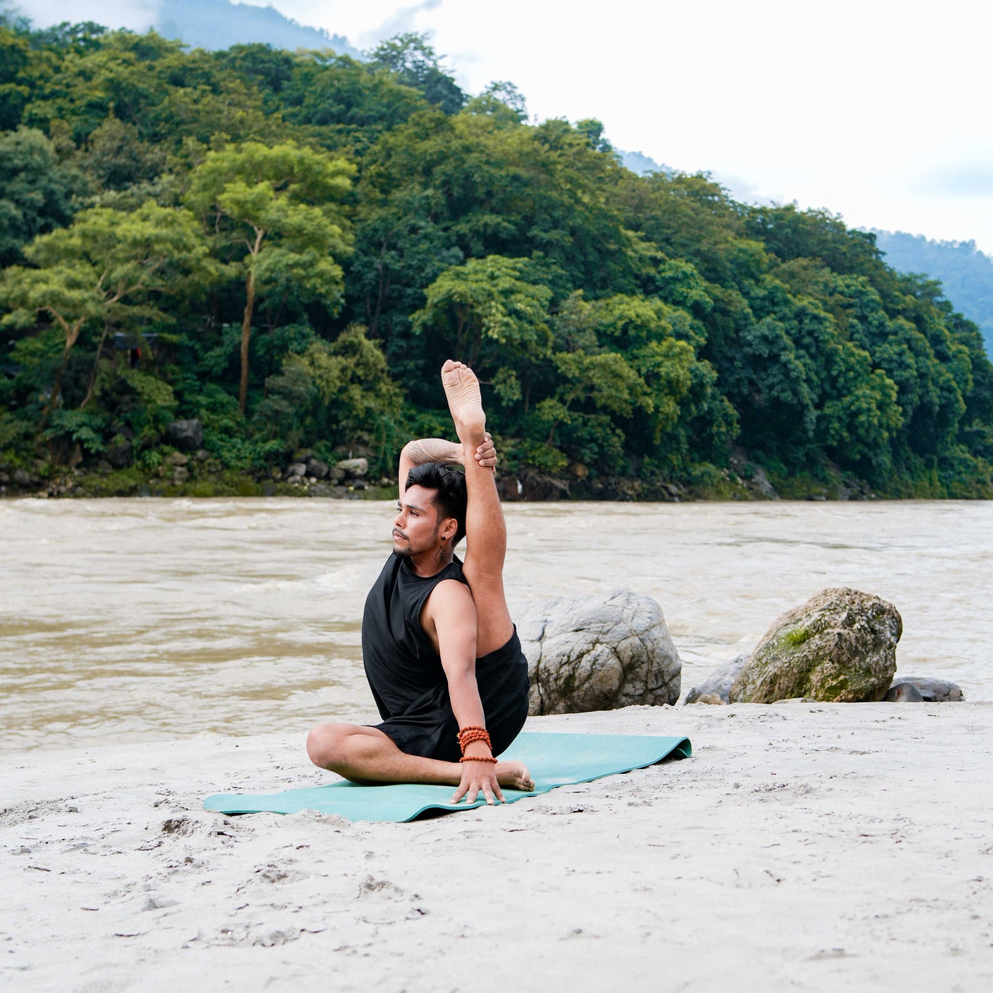 Men Yoga Pants and Yoga Top Set Black -Vayu