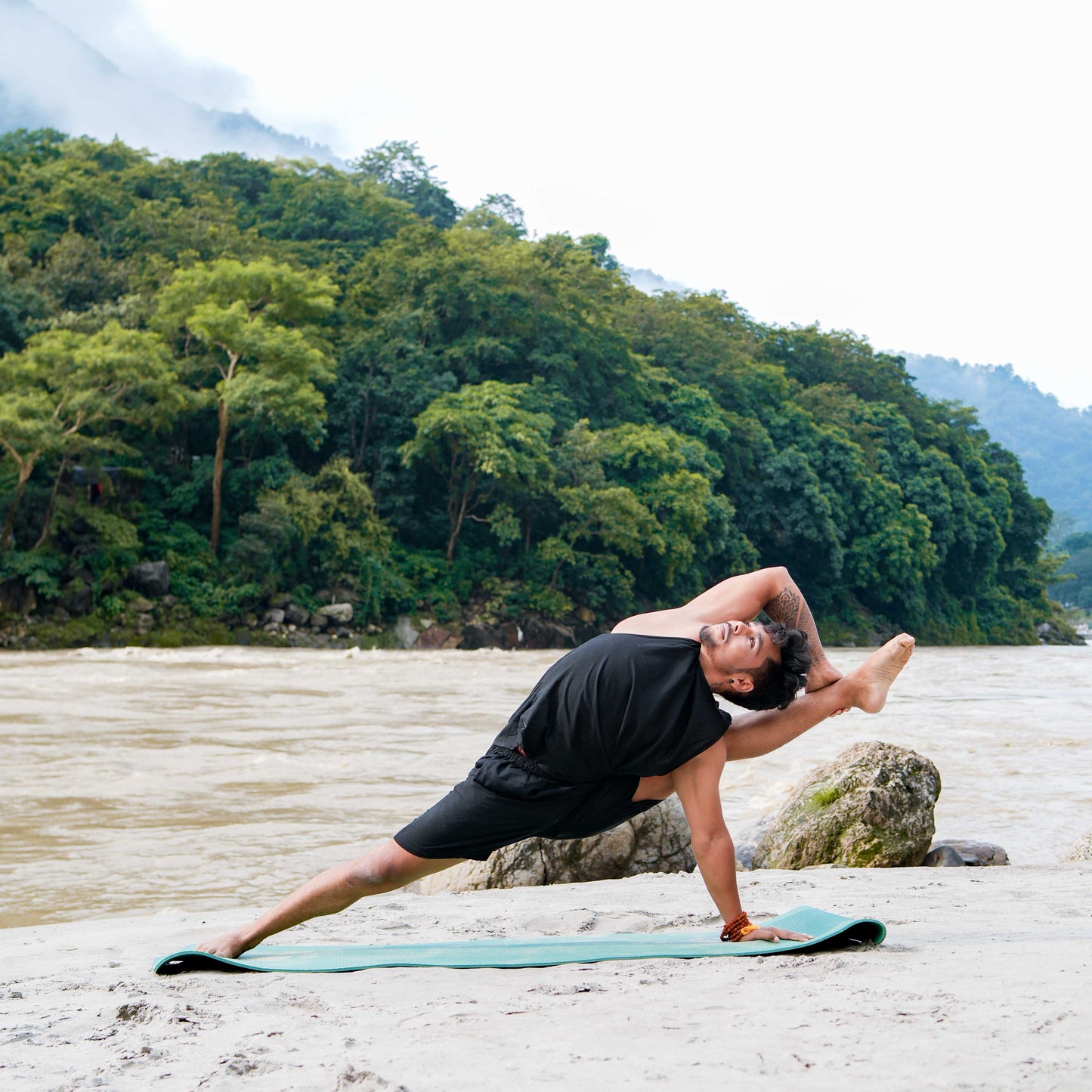 Men Yoga Pants and Yoga Top Set Black -Vayu