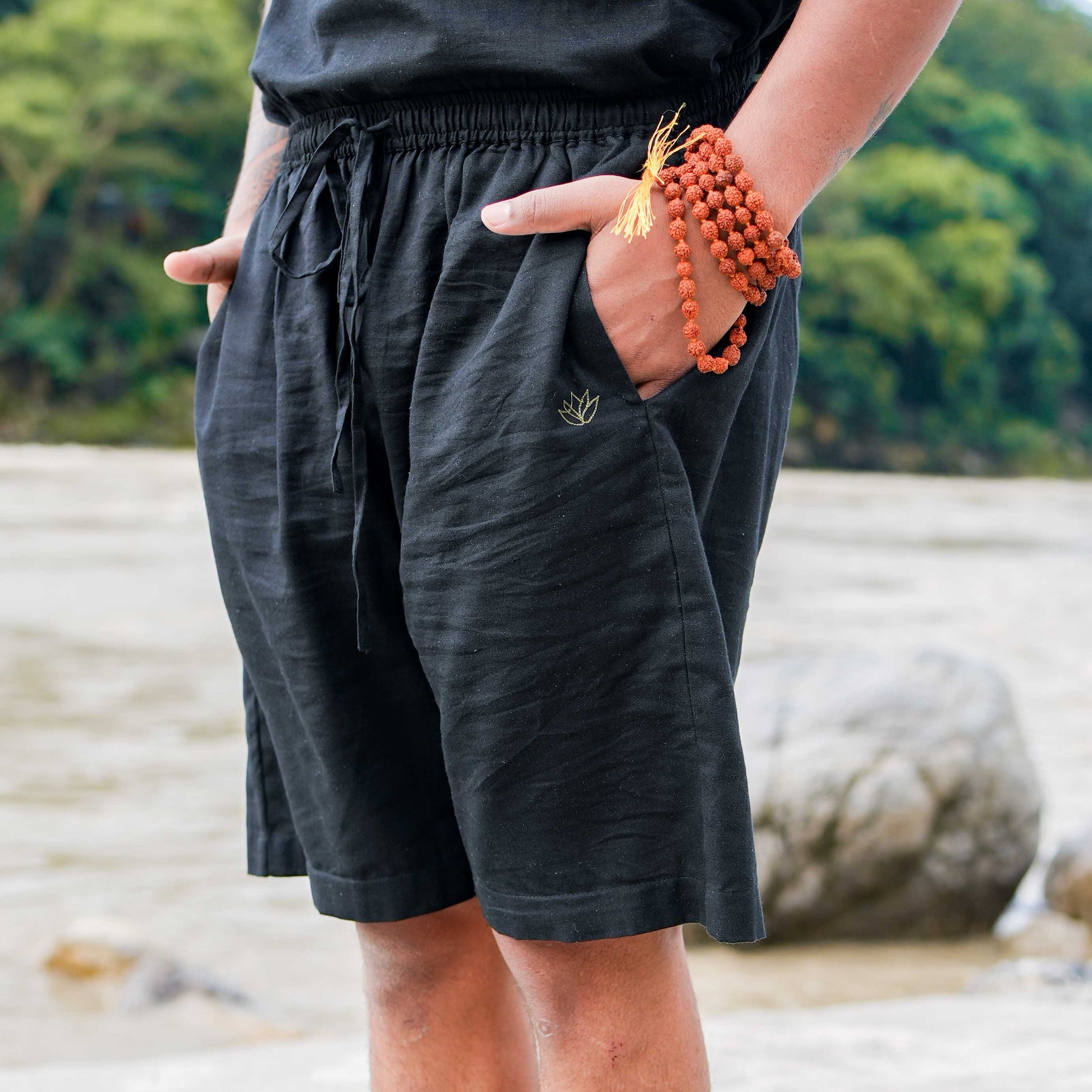 Men Cotton Yoga Shorts Black -Vayu |AKISO