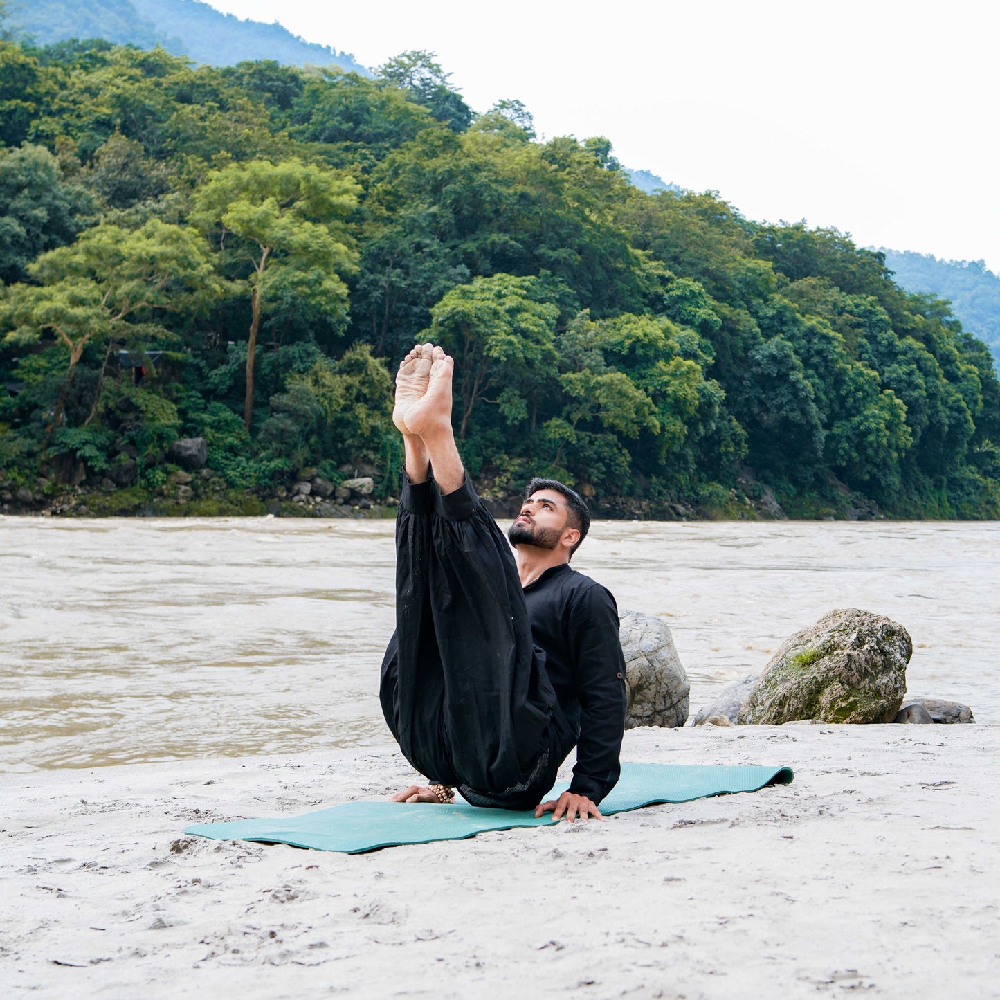 Men Yoga Pants and Yoga Top Set Black -Prithvi