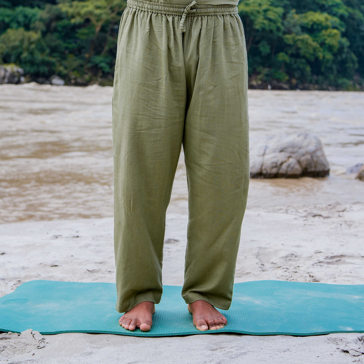 Men Yoga Pants and Yoga Top Set Green -Sattva — view 9
