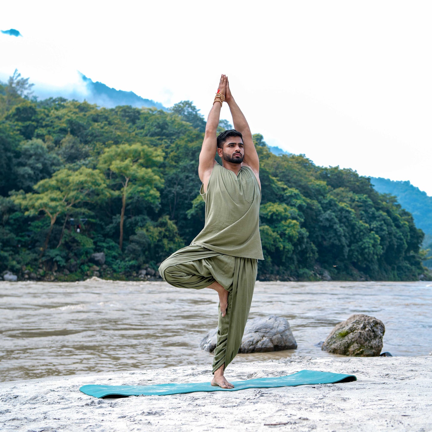 Men Yoga Pants and Yoga Top Set Green -Rajas |AKISO