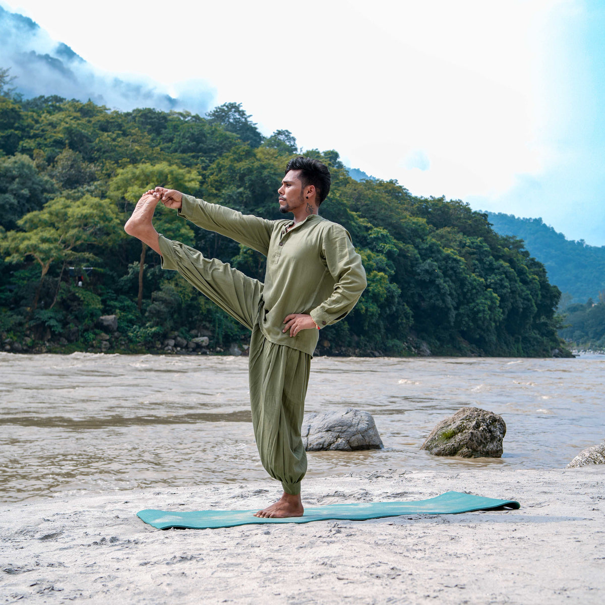 Men Cotton Yoga Top Green -Prithvi — view 4