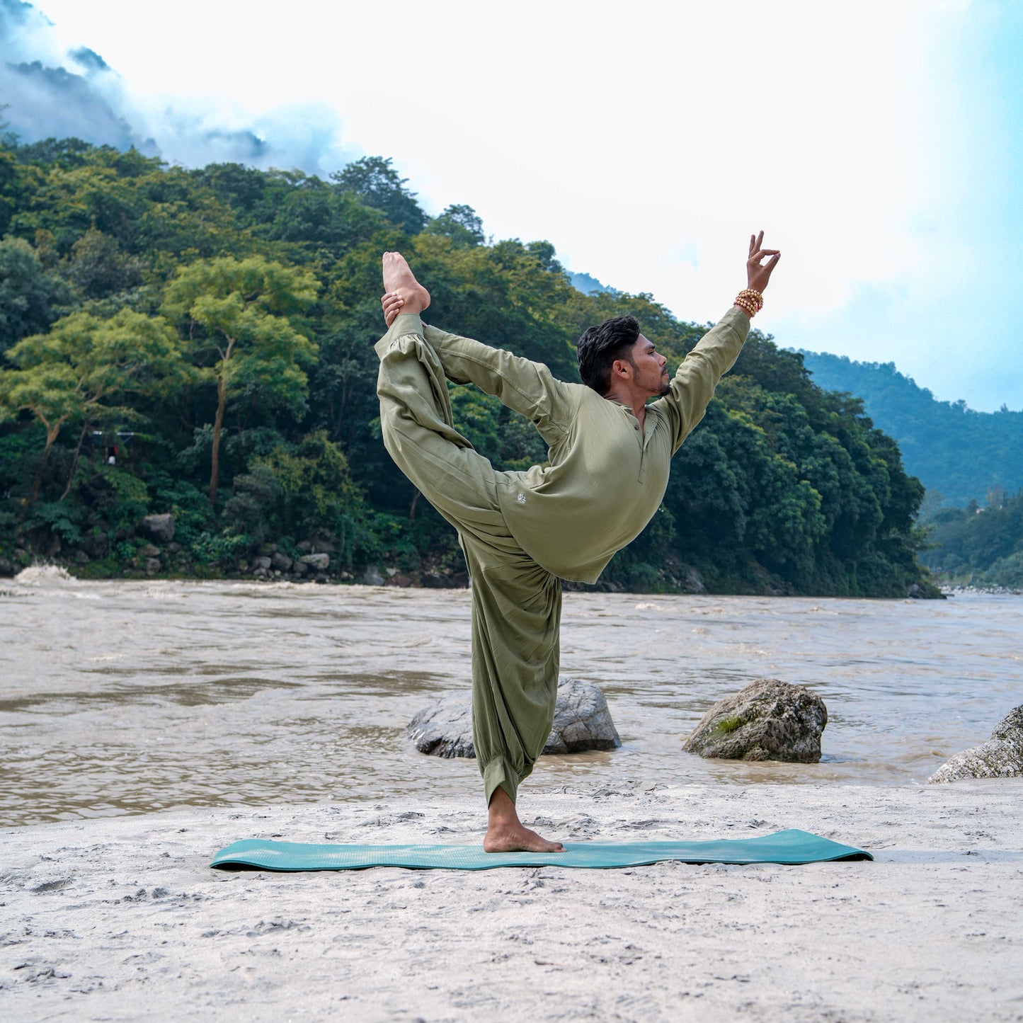 Men Yoga Pants and Yoga Top Set Green -Prithvi