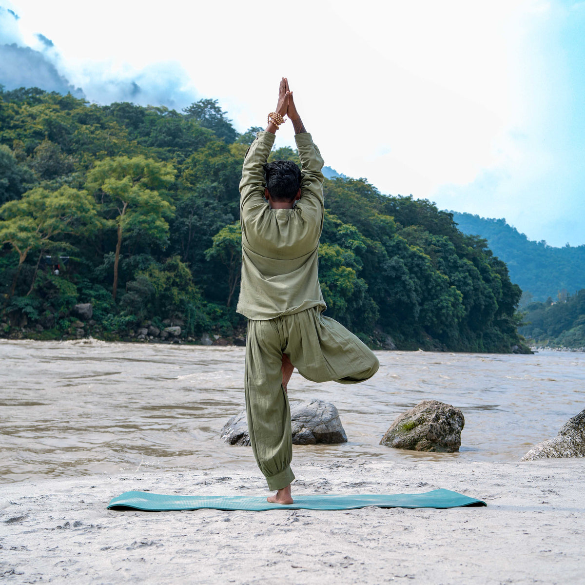 Men Cotton Yoga Top Green -Prithvi — view 6