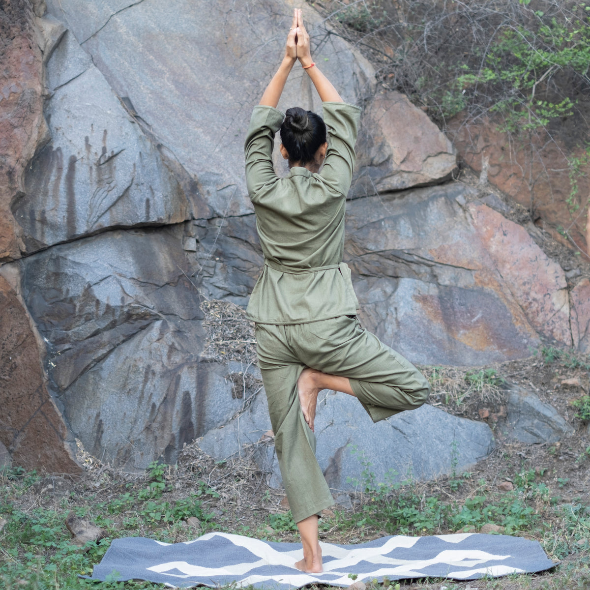 Women Cotton Yoga Pants and Yoga Top Set Green -Dharma — view 9