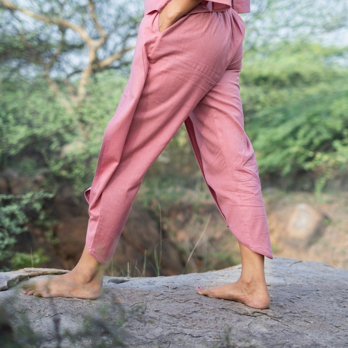 Akiso breathable cotton yoga set in soft pink – pants and top combo