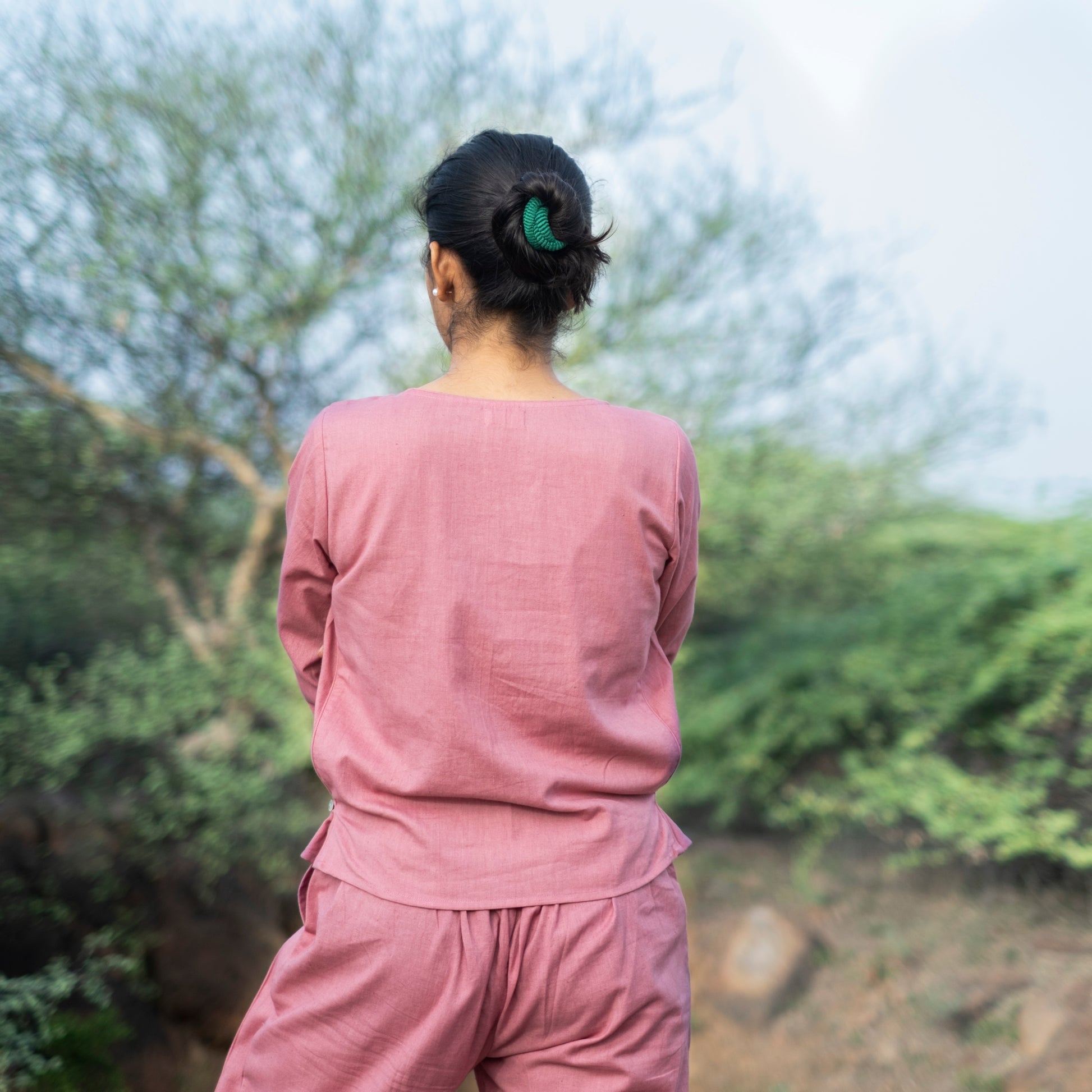 Elegant pink cotton yoga shirt for women – Akiso