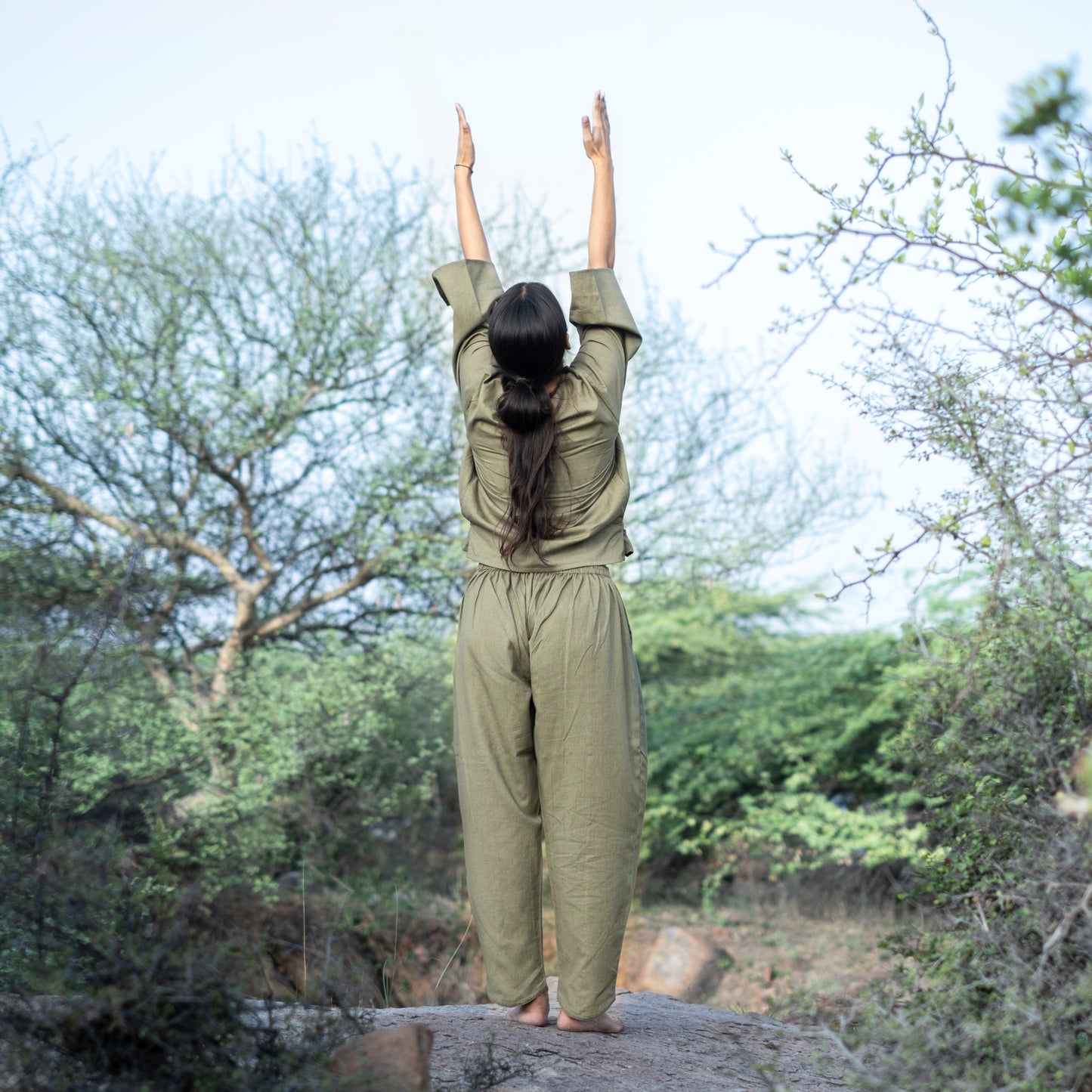 Light green cotton yoga top – sustainable and stylish by Akiso
