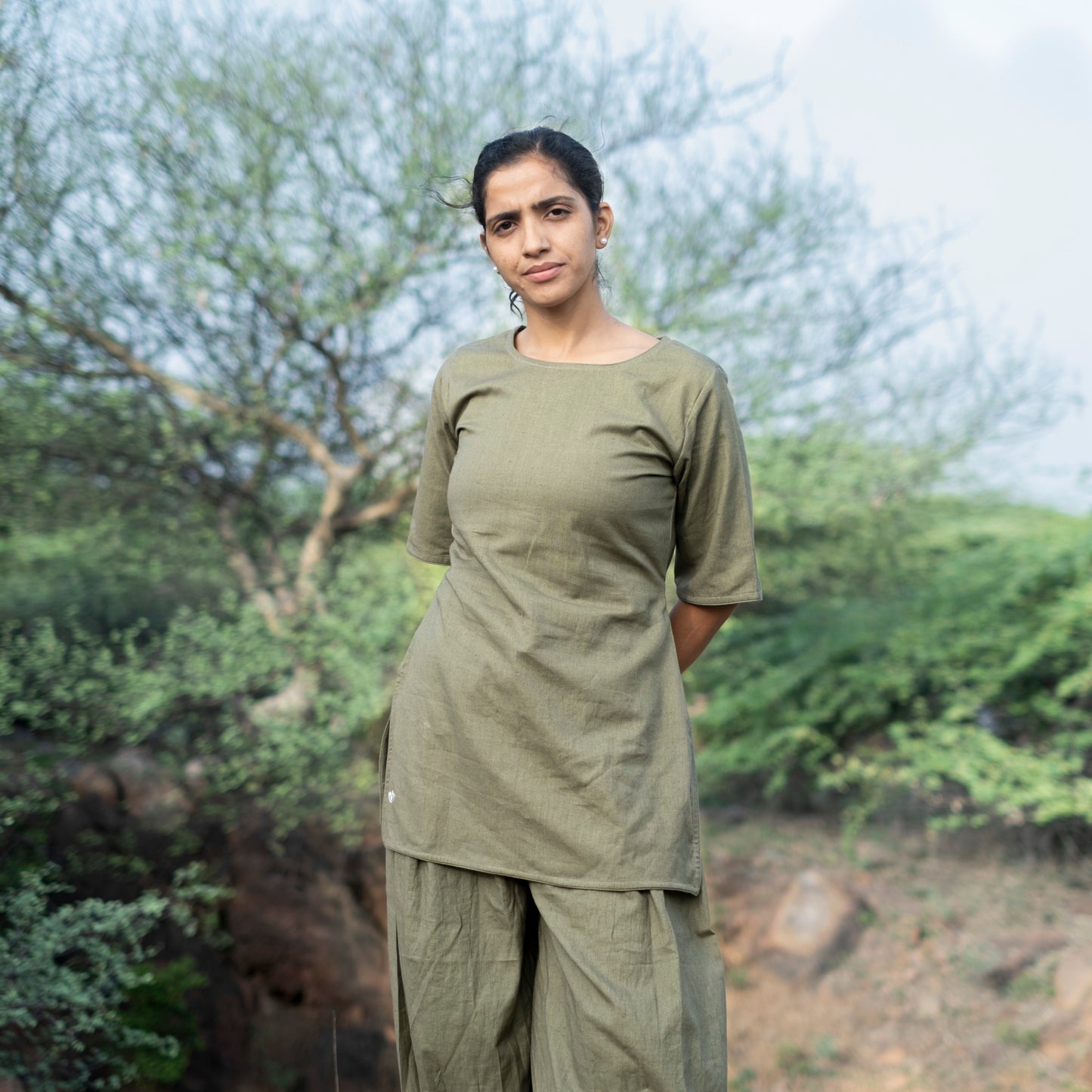 Akiso Chakra line yoga clothes – green top and matching cotton pants