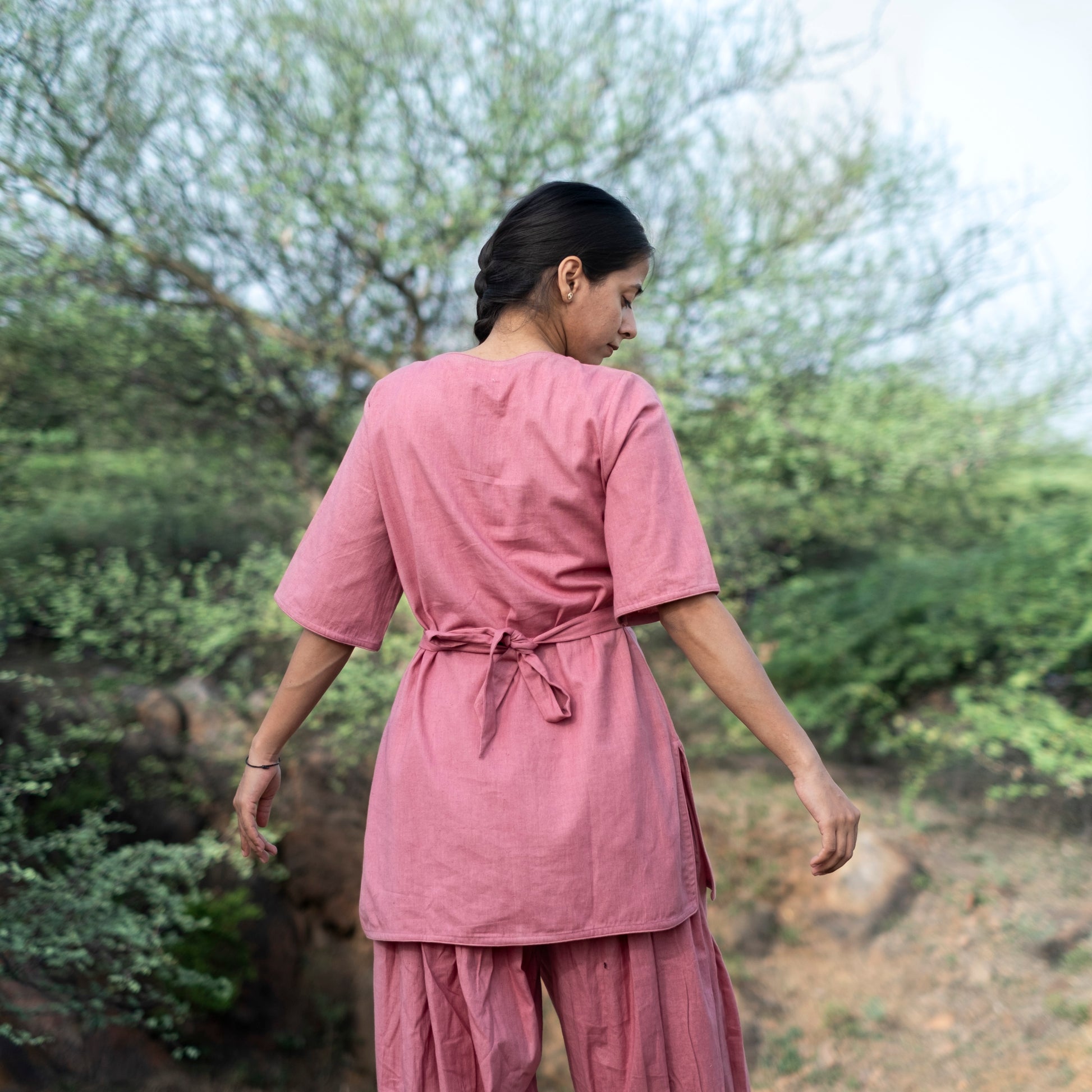Women’s activewear in blush pink cotton – Akiso collection