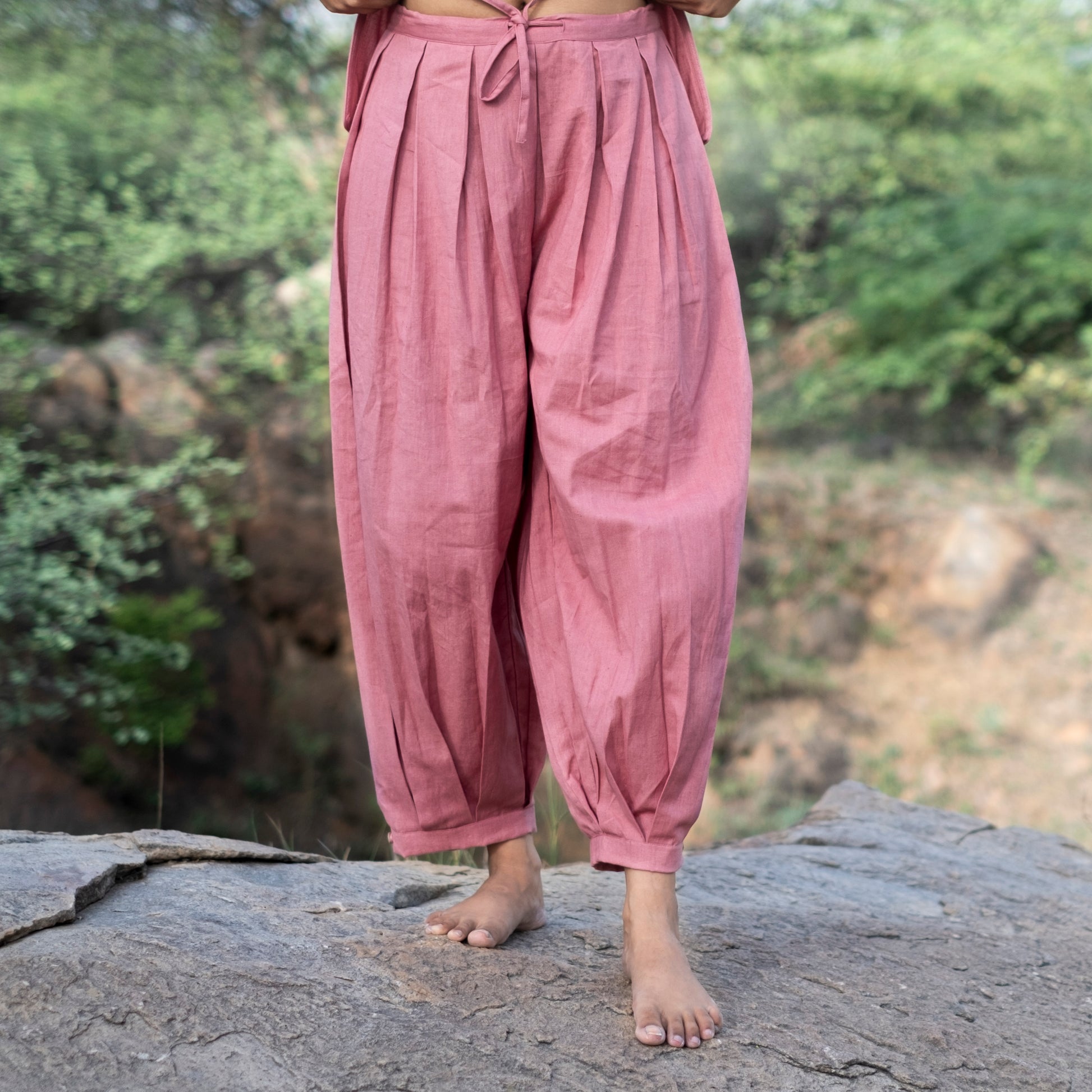 Akiso women’s yoga pants in pastel pink cotton