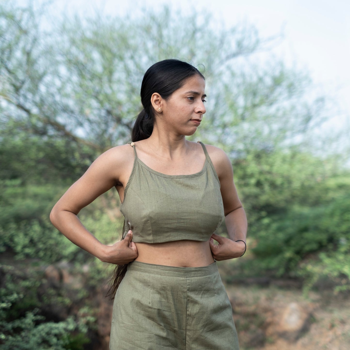Akiso green cotton yoga wear – feminine and functional set