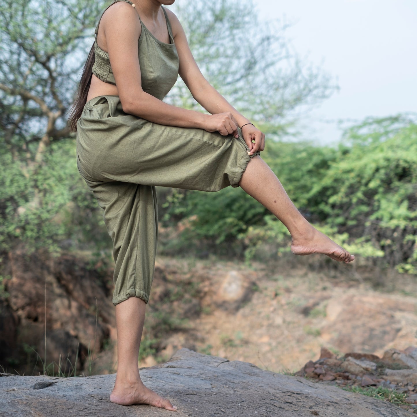 Women’s full yoga set in leafy green cotton fabric