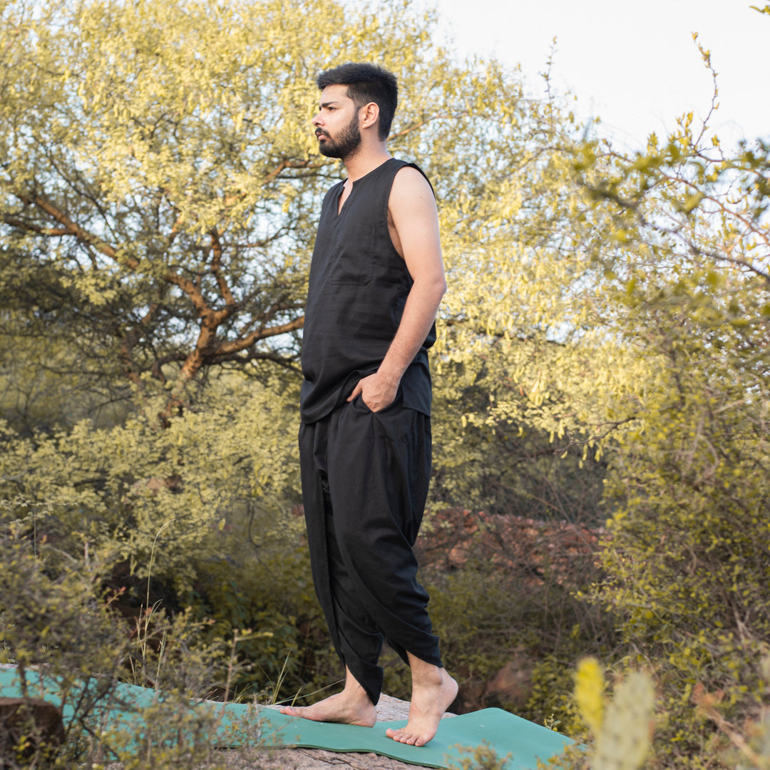 Classic black cotton yoga wear set – men’s top and bottom
