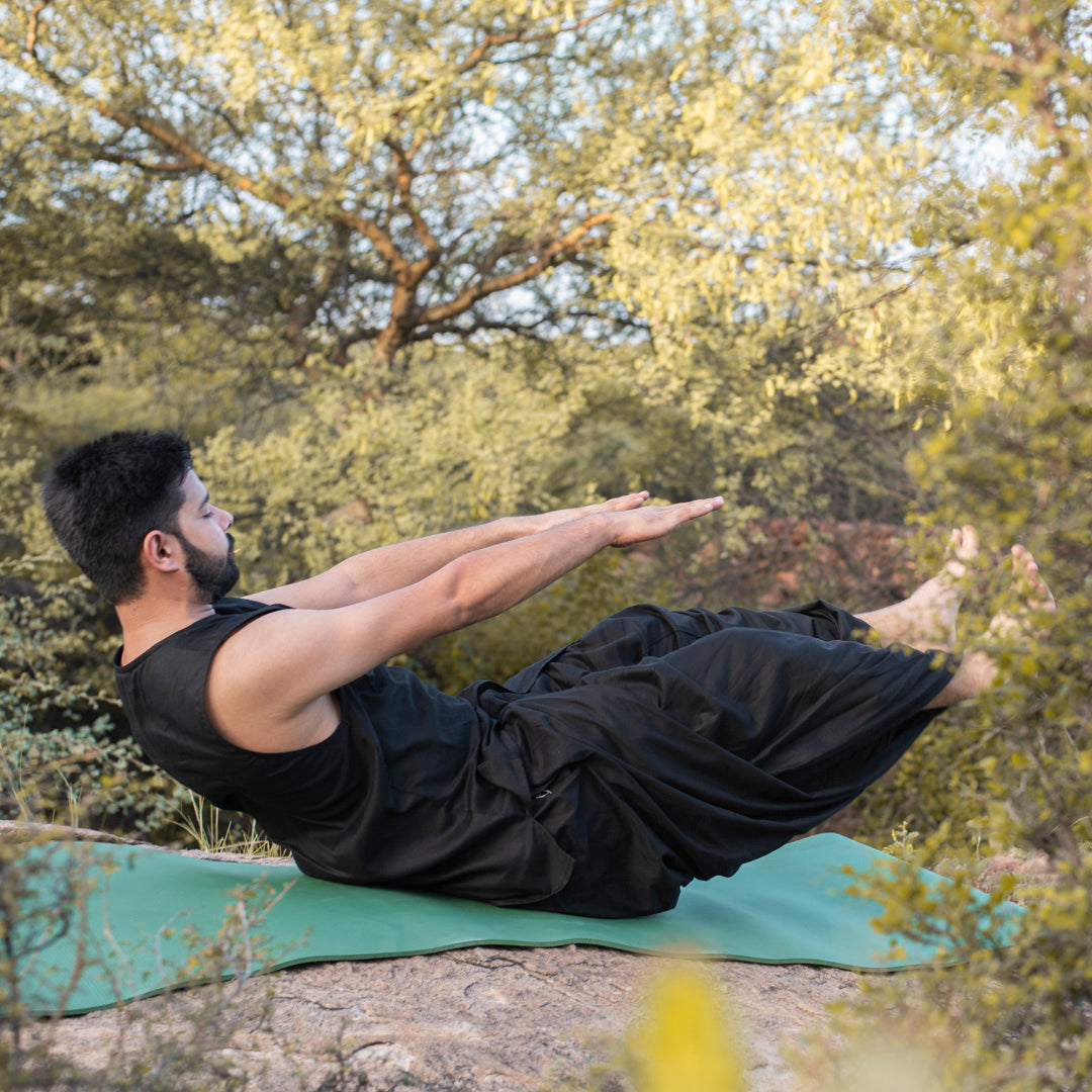 Men’s activewear in black cotton – yoga set with top and trousers