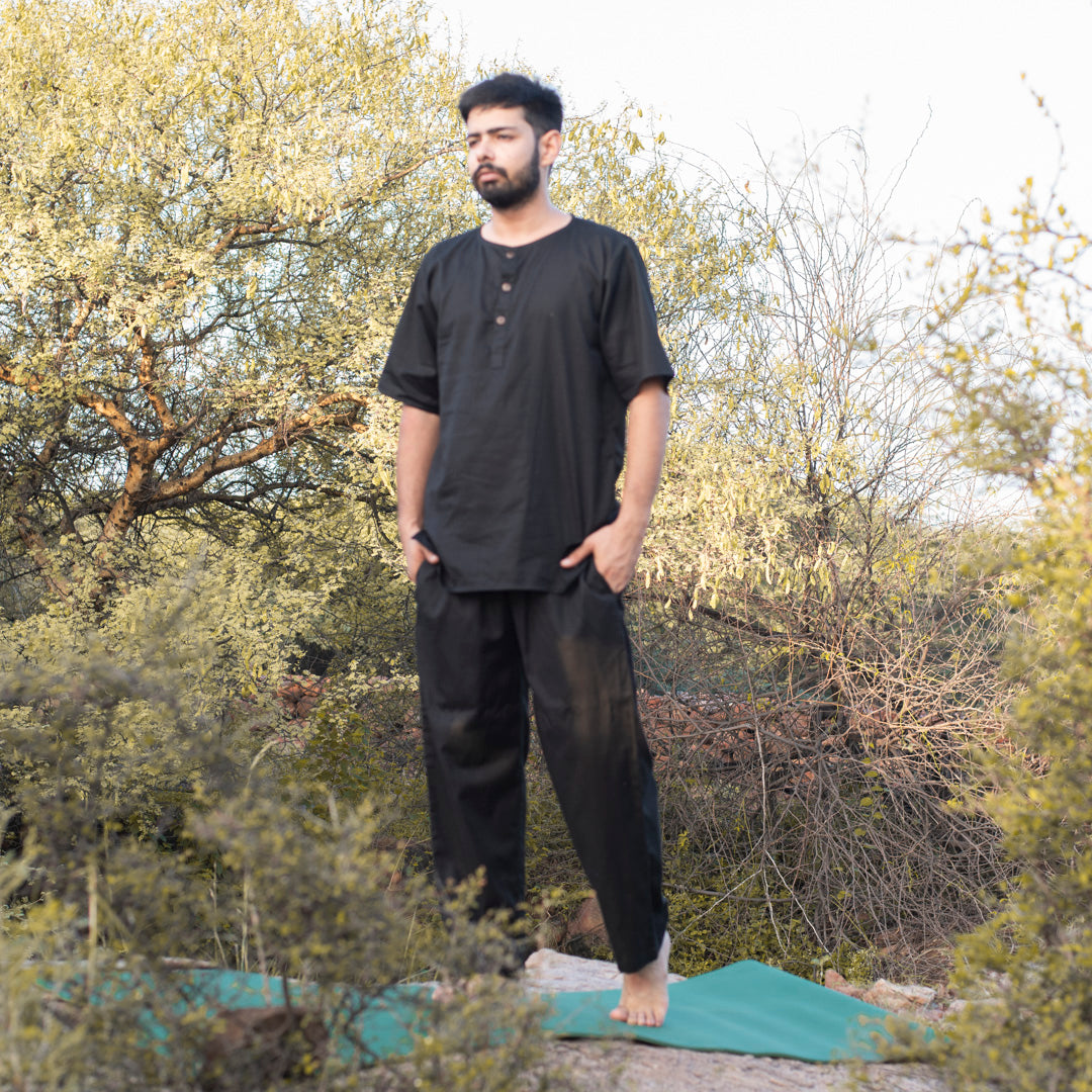 Men’s relaxed-fit black cotton yoga trousers – everyday wear