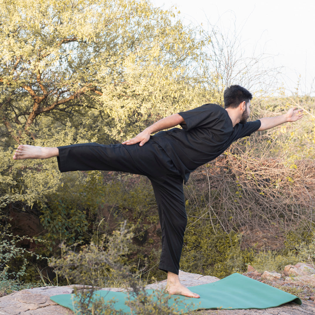 Sattva Yoga Top Black