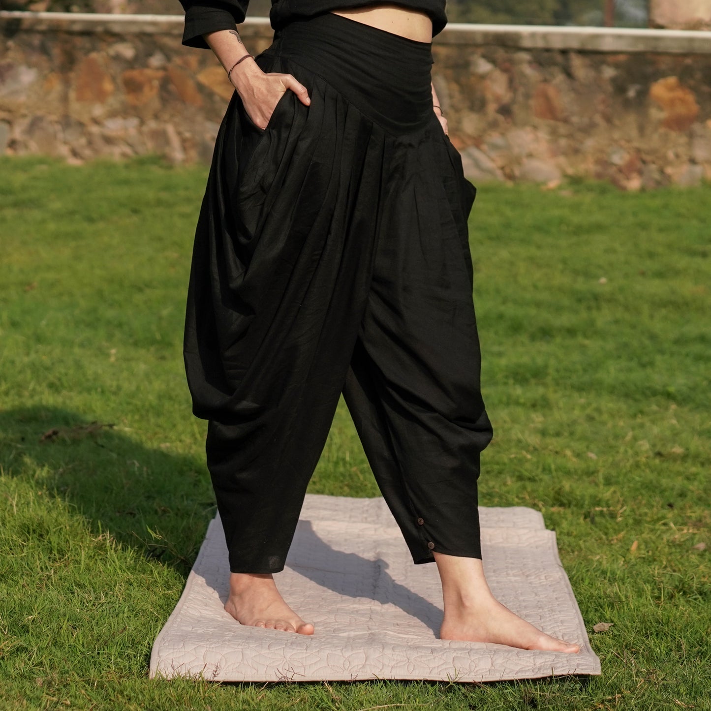 Women Cotton Yoga Pants and Yoga Top Set Black -Buddhi