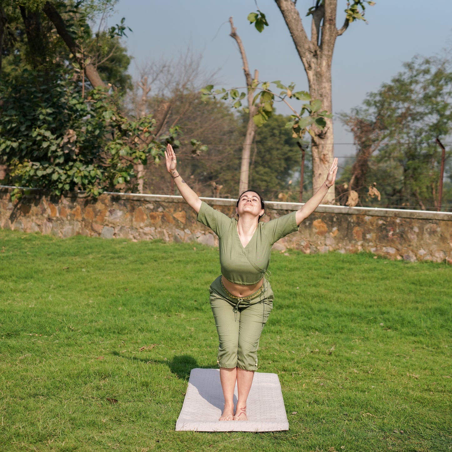 Women Cotton Yoga Pants and Yoga Top Set Green -Apas