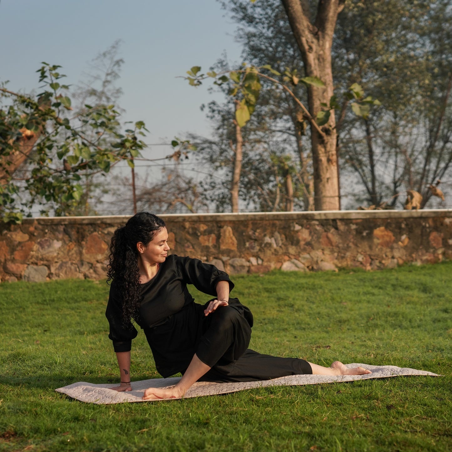 Women Cotton Yoga Pants and Yoga Top Set Black -Buddhi
