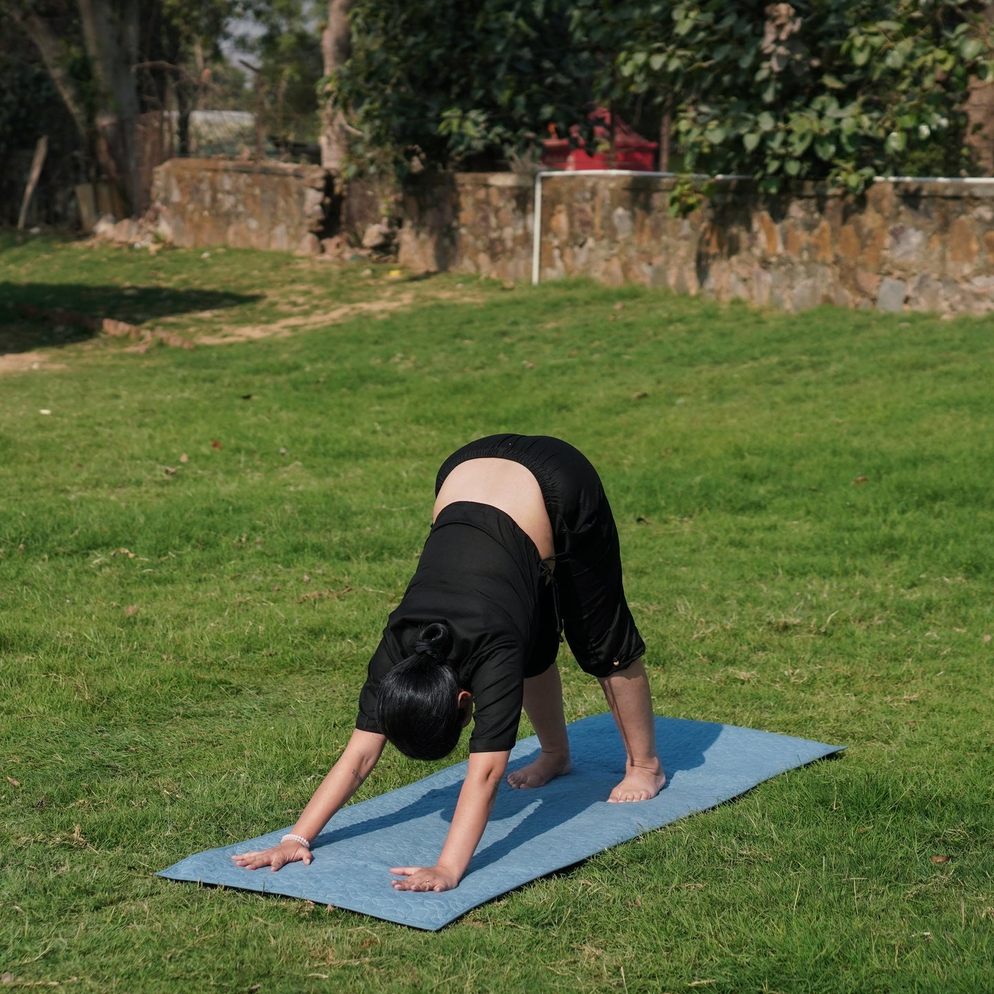 Women Cotton Yoga Top Black -Apas