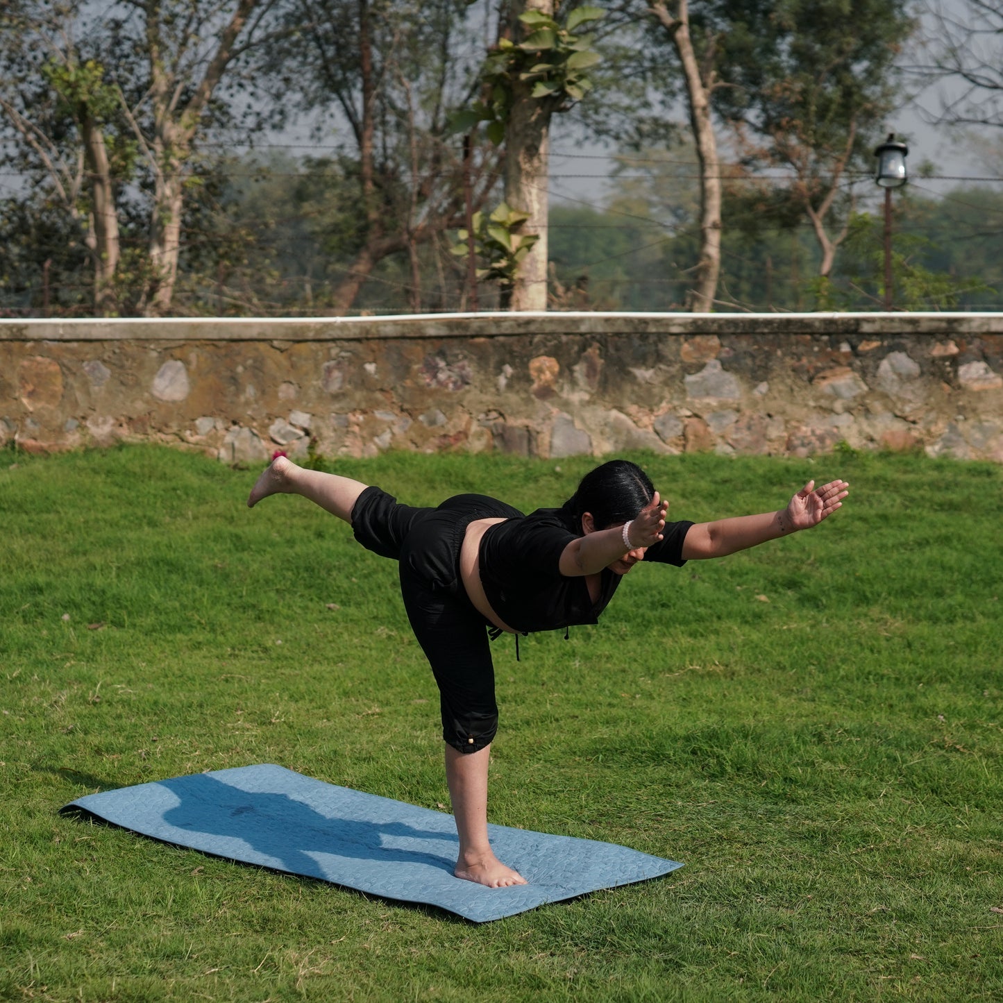 Women Cotton Yoga Top Black -Apas