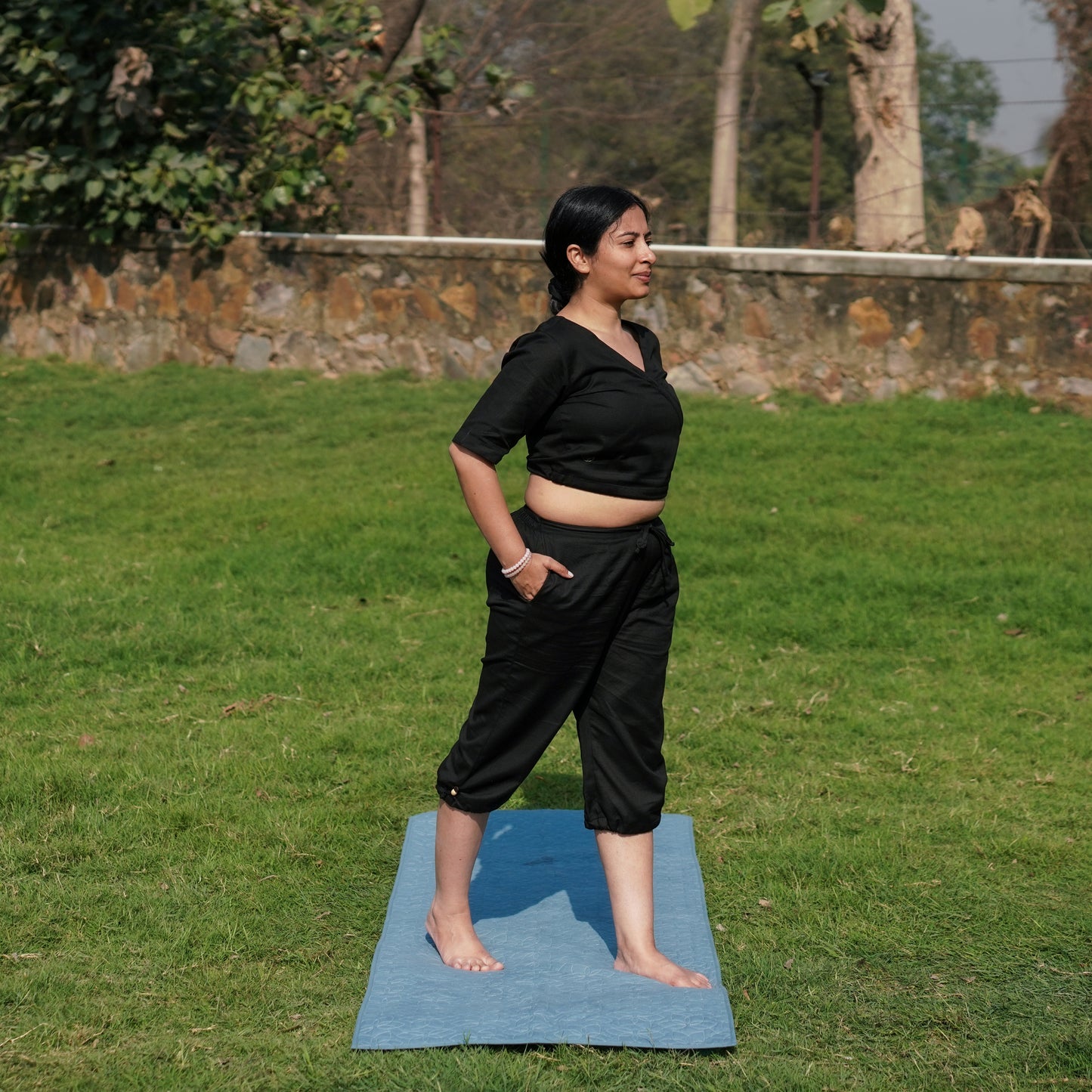 Women Cotton Yoga Top Black -Apas