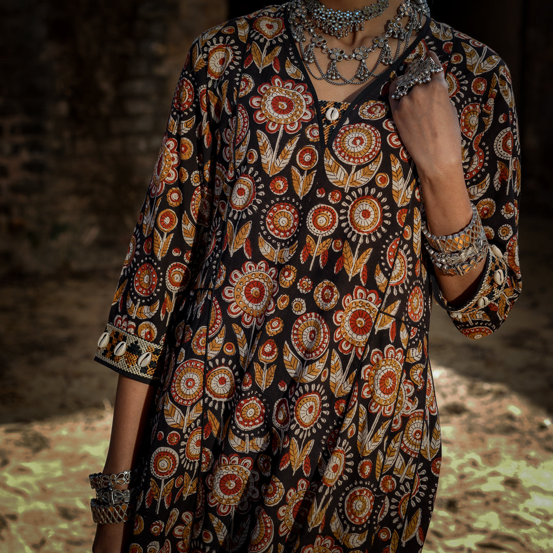 Black Block Printed Panelled Kurta With Embroidery Detail and Straight Pants Set ( Set Of 2 )